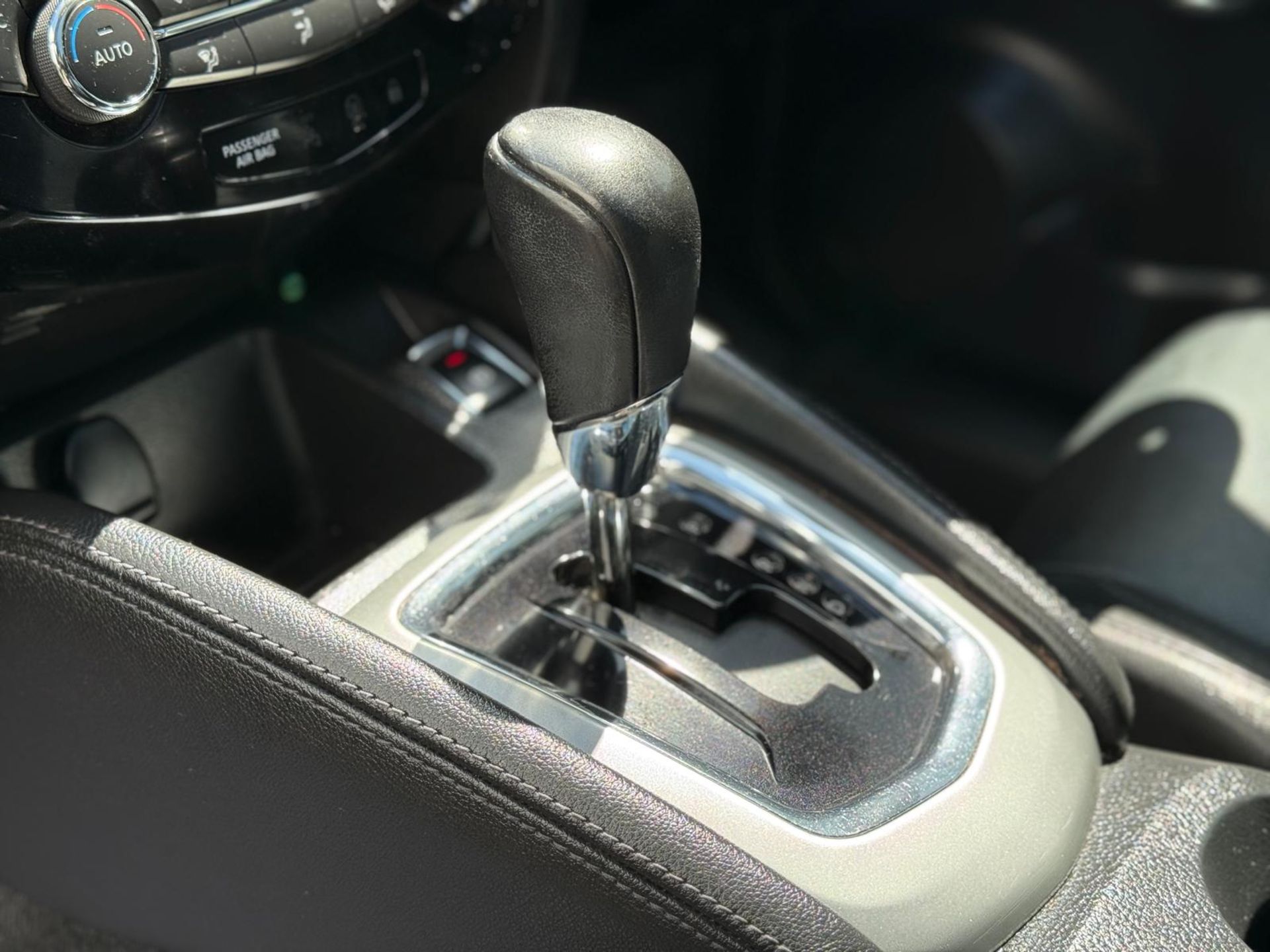 2015 NISSAN QASHQAI TEKNA DCI CVT – 101K MILES – TOP SPEC >>--NO VAT ON HAMMER--<< - Image 34 of 41