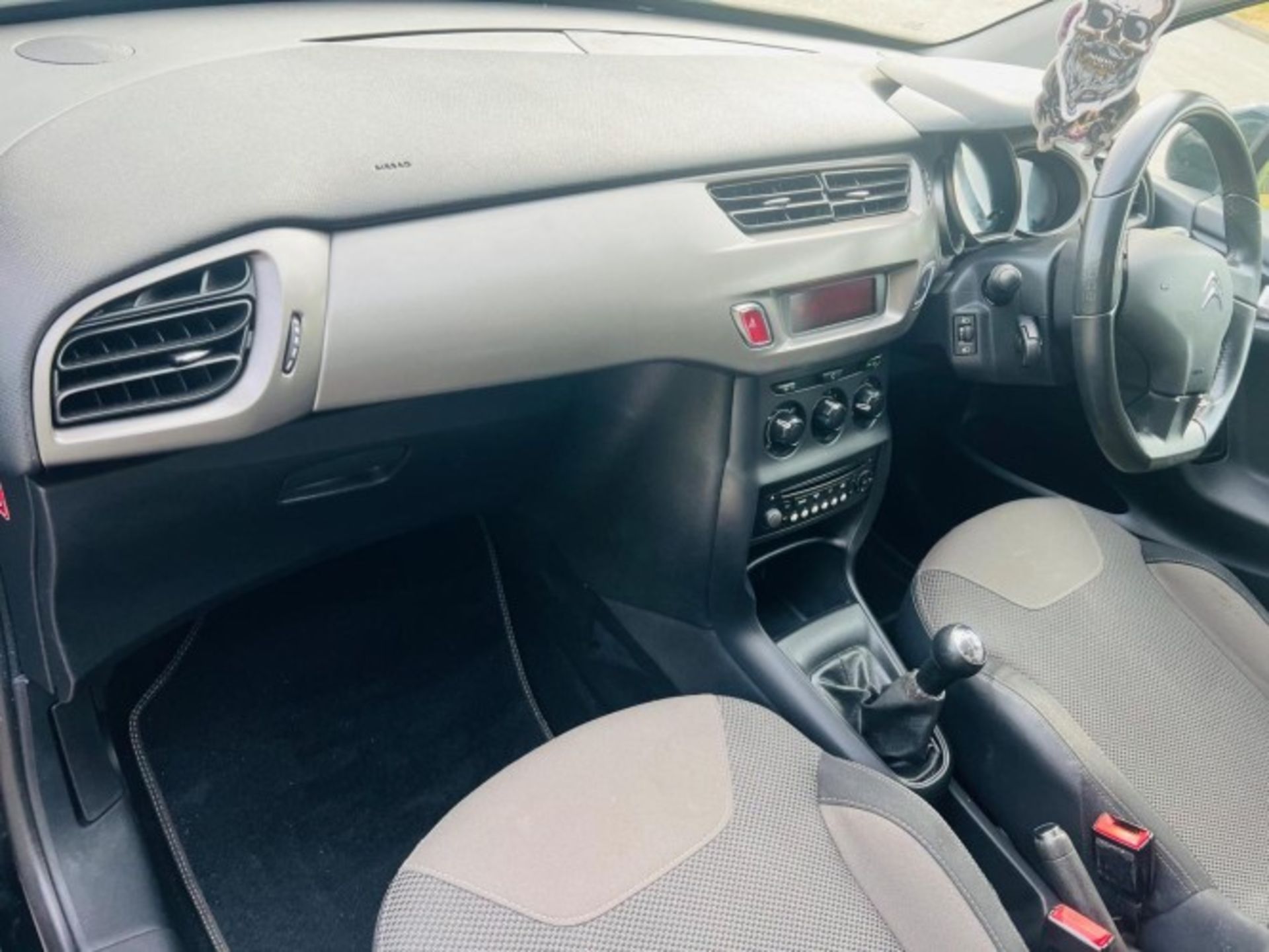2014 CITROEN C3 1.2 VTI VTR+ – MANUAL >>--NO VAT ON HAMMER--<< - Image 15 of 26