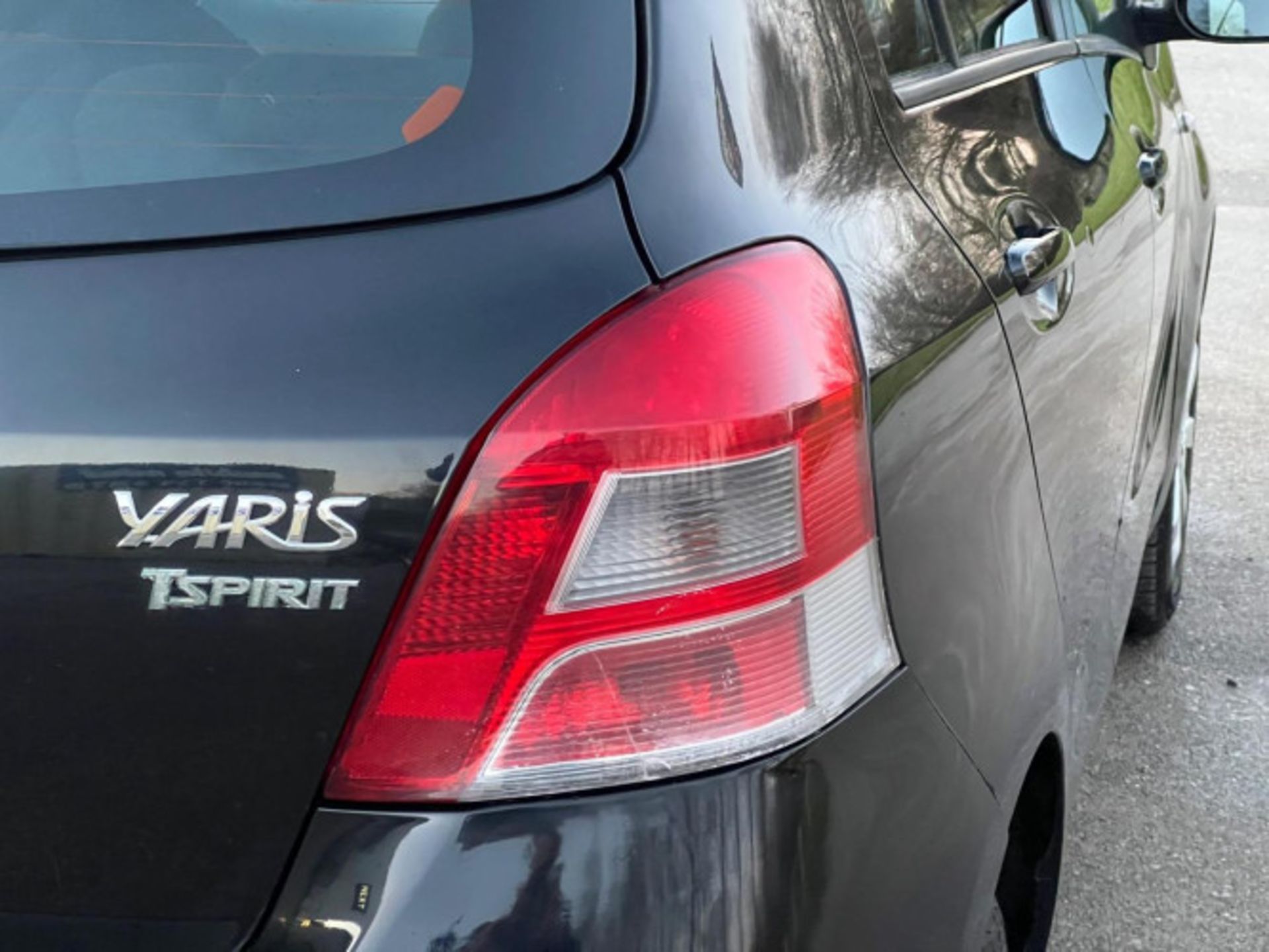 2011 TOYOTA YARIS 1.4 D-4D T SPIRIT 5DR HATCHBACK >>--NO VAT ON HAMMER--<< - Image 23 of 26