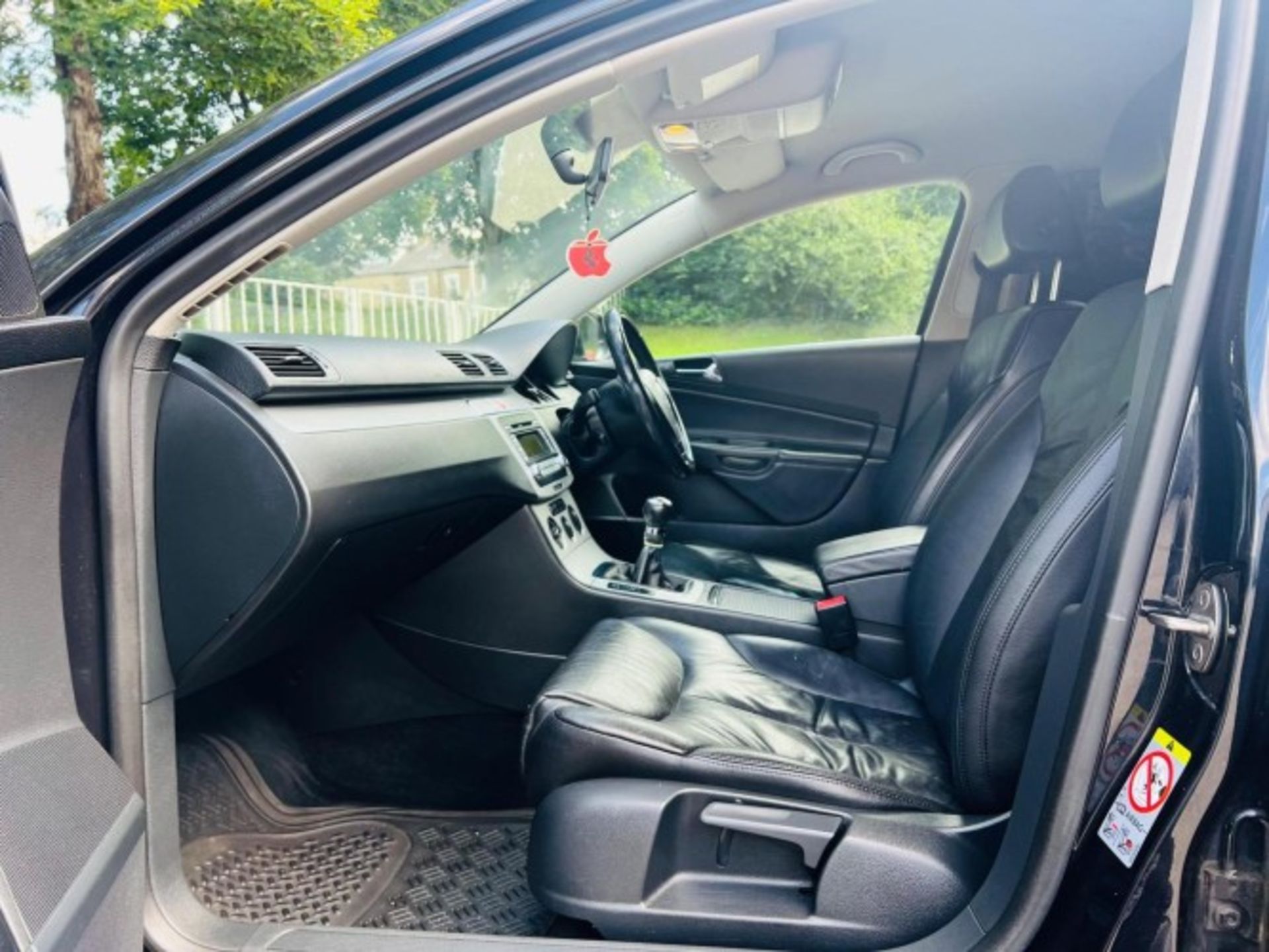 2008 VOLKSWAGEN PASSAT 2.0 TDI SE – MANUAL>>--NO VAT ON HAMMER--<< - Image 29 of 36