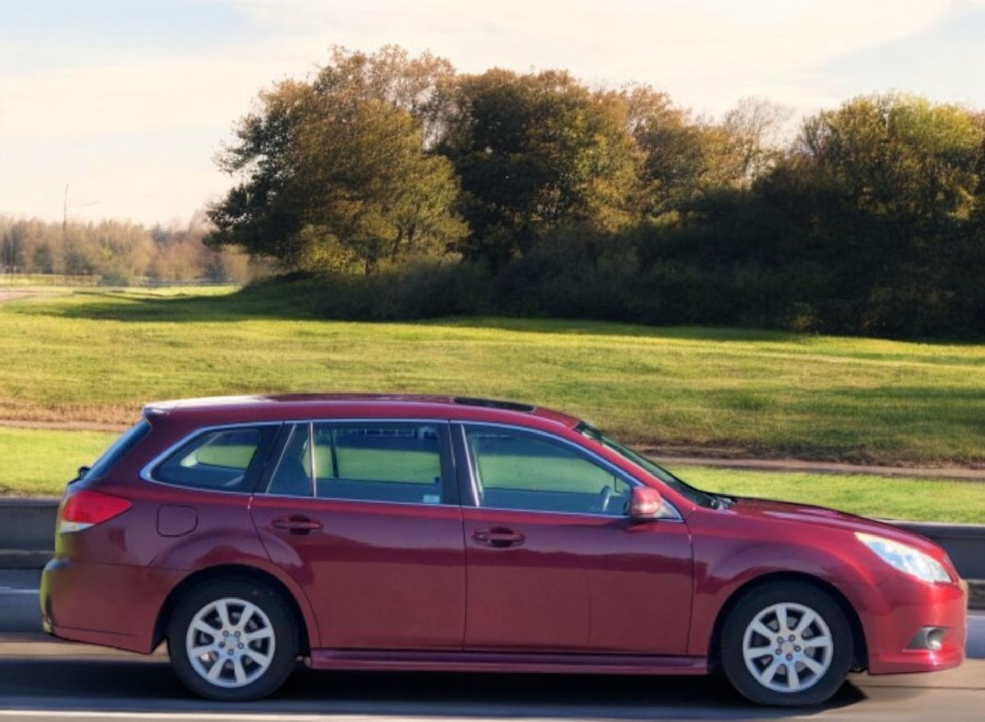 2010 SUBARU LEGACY 2.0D S SPORT TOURER 4WD >>--NO VAT ON HAMMER--<< - Image 6 of 29