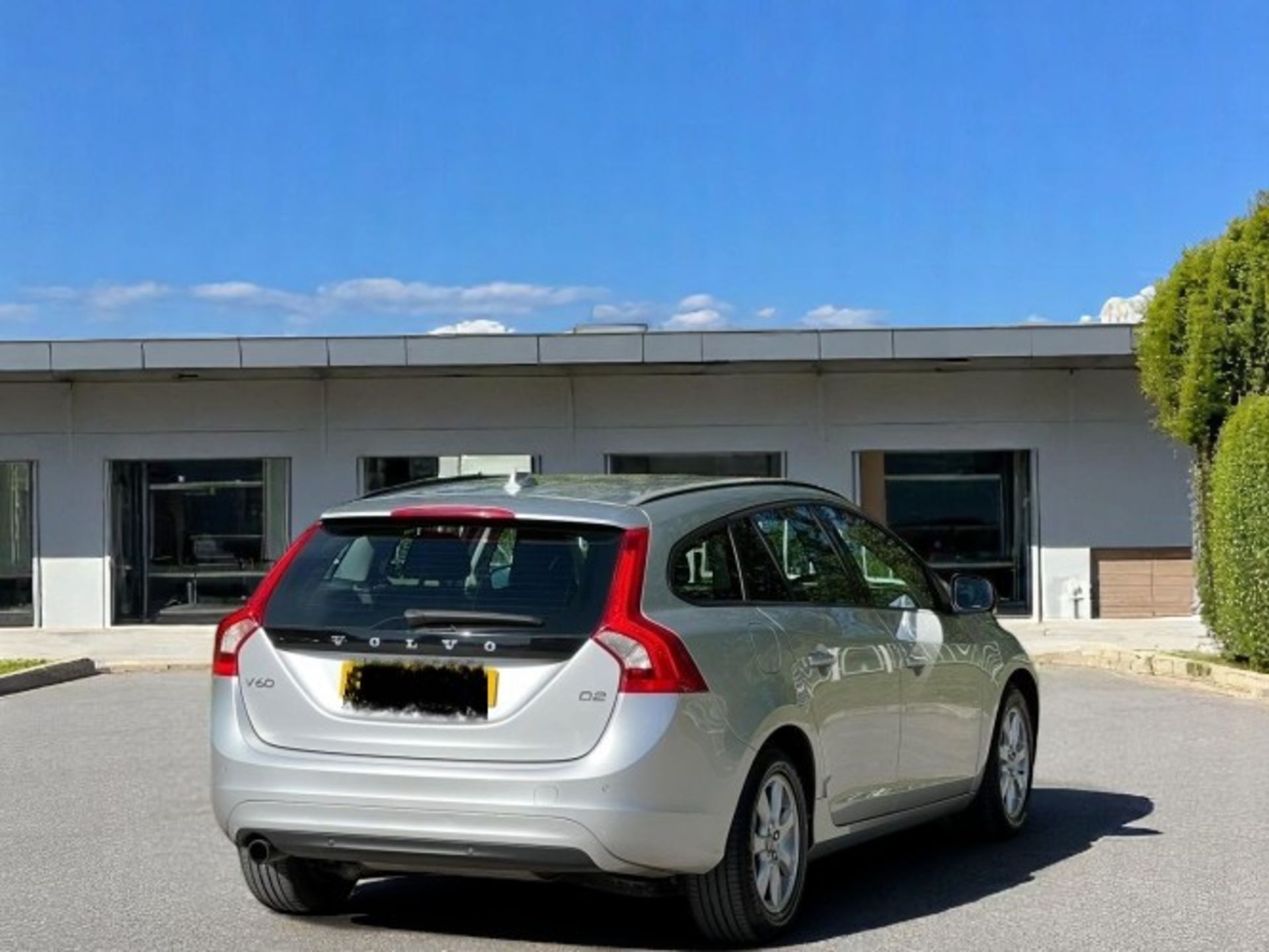 2013 VOLVO V60 1.6 D2 BUSINESS EDITION POWERSHIFT – AUTOMATIC >>--NO VAT ON HAMMER--<< - Image 2 of 29