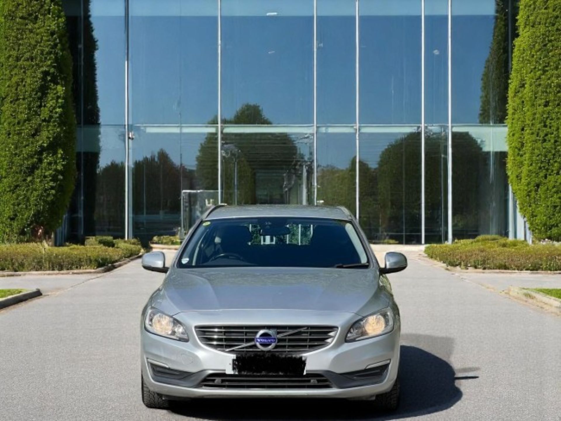 2013 VOLVO V60 1.6 D2 BUSINESS EDITION POWERSHIFT – AUTOMATIC >>--NO VAT ON HAMMER--<< - Image 7 of 29