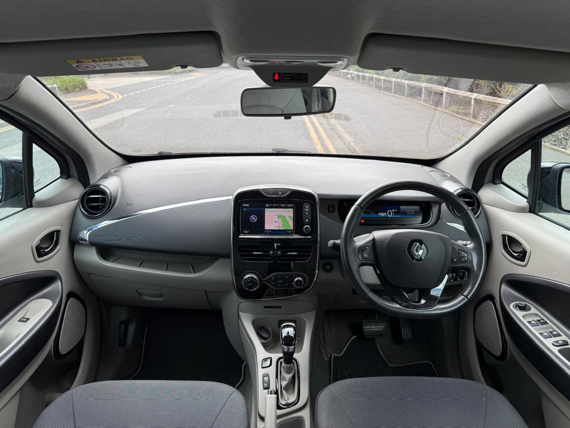 2016 RENAULT ZOE DYNAMIQUE NAV AUTO – 22KWH ELECTRIC HATCHBACK >>--NO VAT ON HAMMER--<< - Image 21 of 27