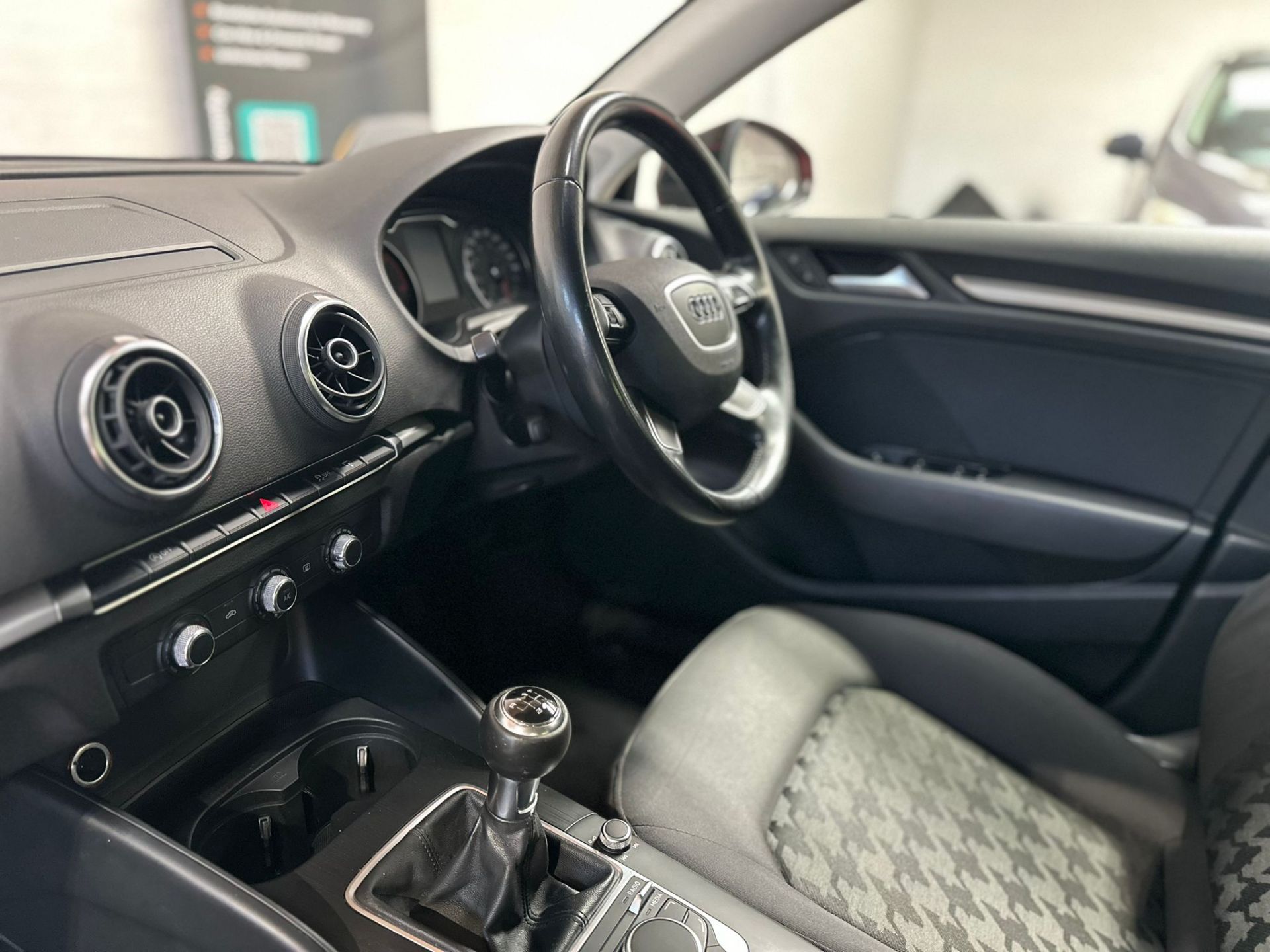 2015 AUDI A3 SE TECHNIK TDI – 1.6L DIESEL – MANUAL – SPORTBACK >>--NO VAT ON HAMMER--<< - Image 12 of 22