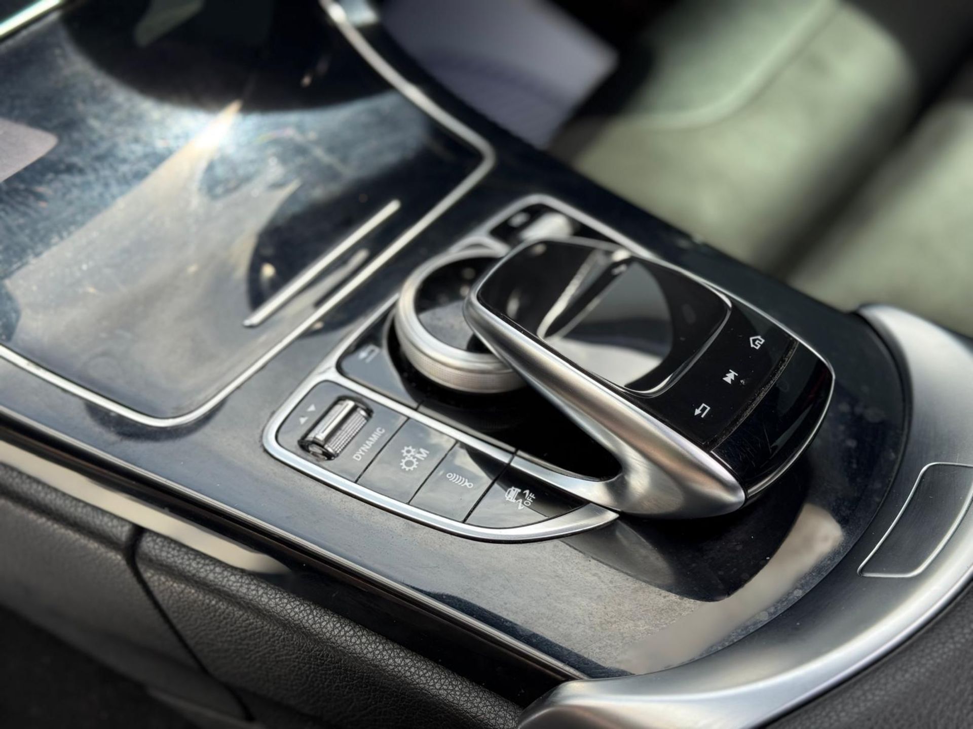 2019 MERCEDES-BENZ AMG C 43 PREMIUM PLUS – 4MATIC – 3.0 V6 >>--NO VAT ON HAMMER--<< - Image 37 of 38