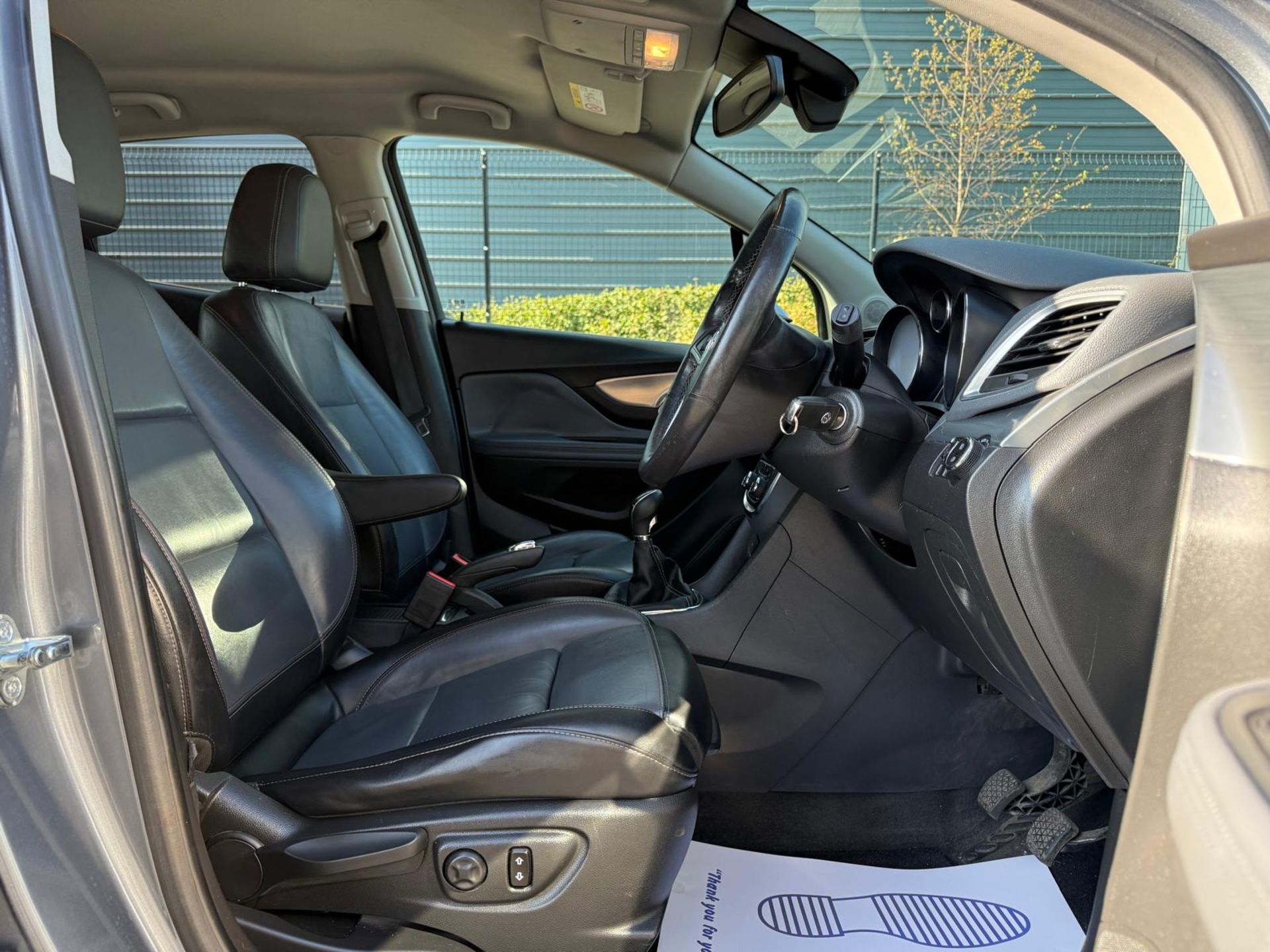 2015 VAUXHALL MOKKA SE 1.6 PETROL – 71K – LEATHER – PARKING SENSORS >>--NO VAT ON HAMMER--<< - Image 38 of 40