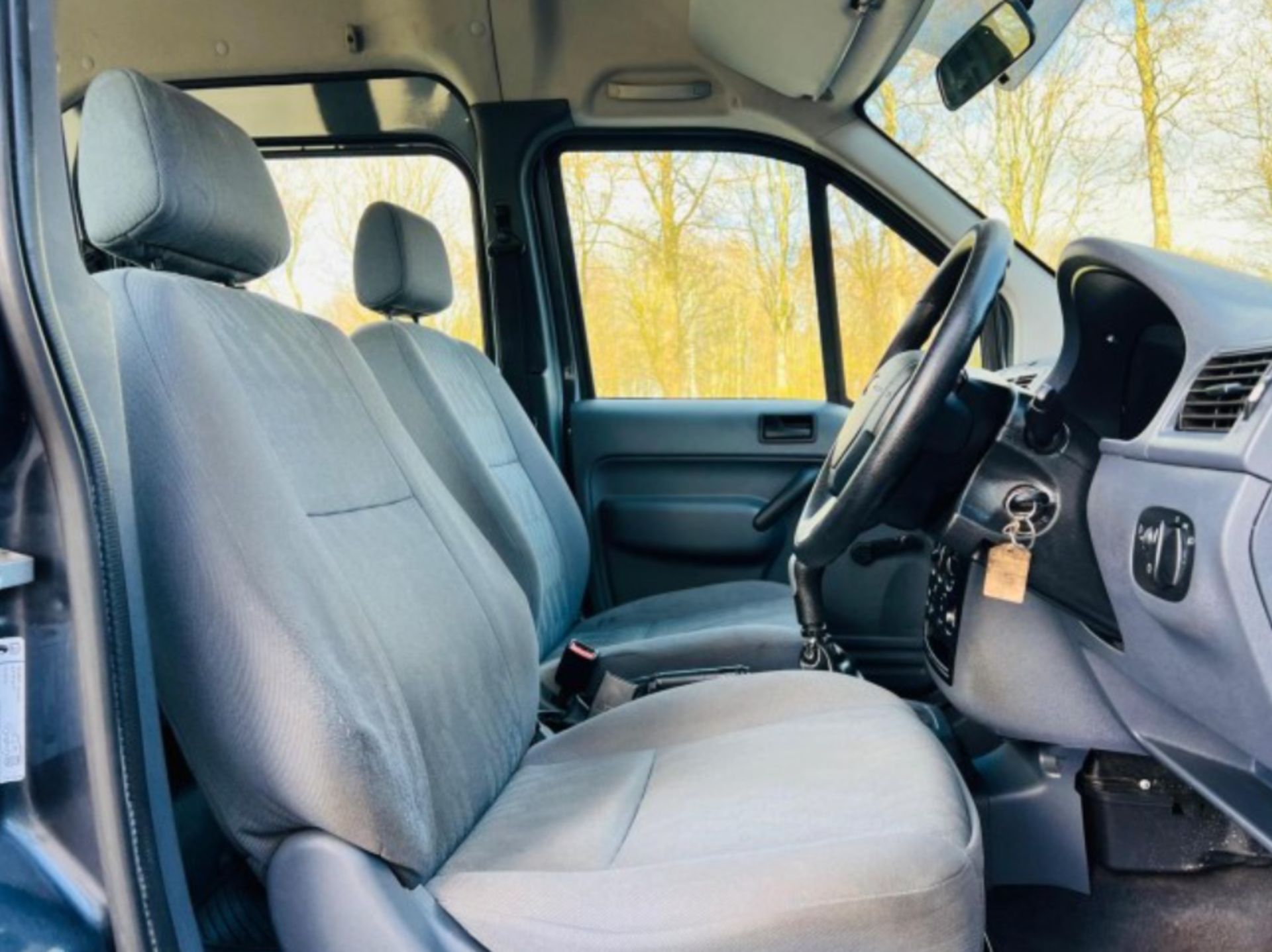 FORD TOURNEO CONNECT 1.8 TDCI T230 90 – 90K MILES >>--NO VAT ON HAMMER--<< - Image 12 of 27