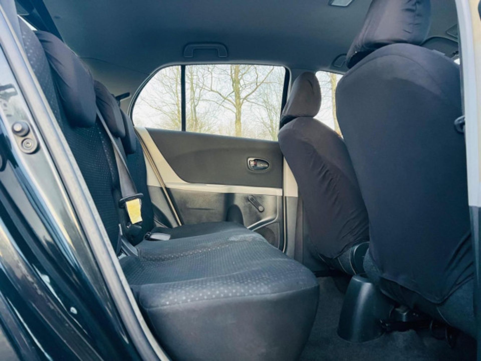 2011 TOYOTA YARIS 1.4 D-4D T SPIRIT 5DR HATCHBACK >>--NO VAT ON HAMMER--<< - Image 20 of 26