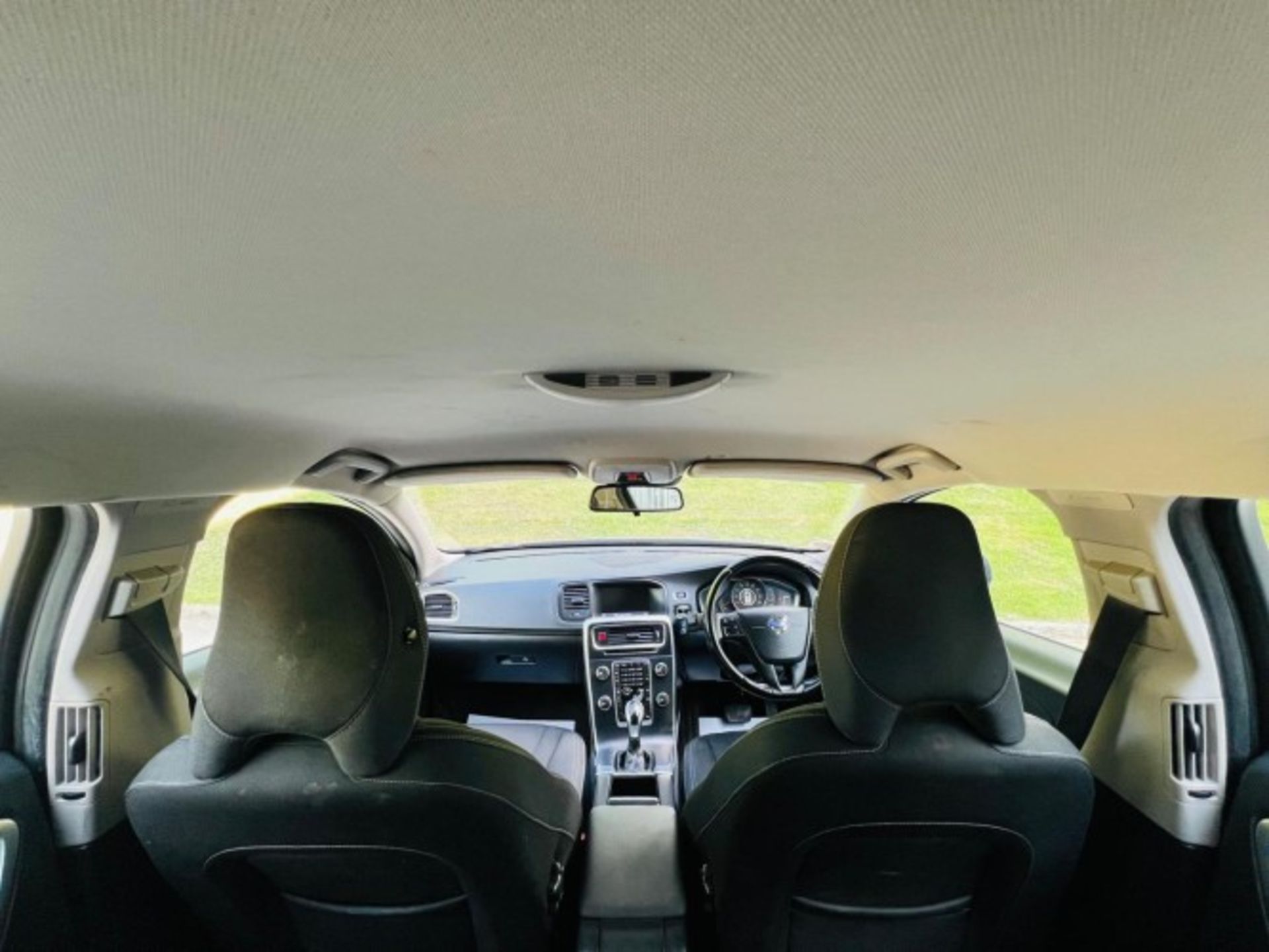 2013 VOLVO V60 1.6 D2 BUSINESS EDITION POWERSHIFT – AUTOMATIC >>--NO VAT ON HAMMER--<< - Image 14 of 29