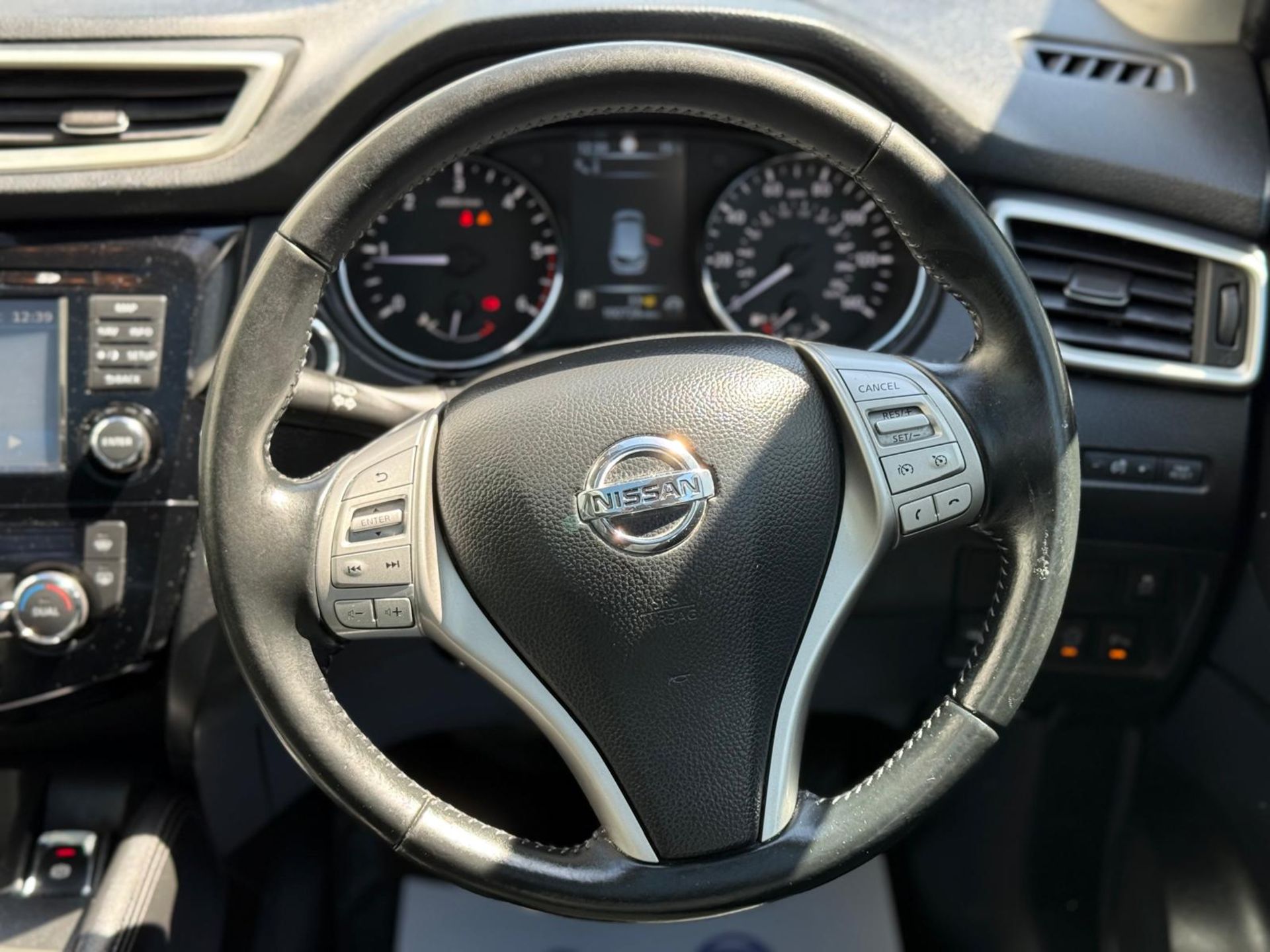 2015 NISSAN QASHQAI TEKNA DCI CVT – 101K MILES – TOP SPEC >>--NO VAT ON HAMMER--<< - Image 16 of 41