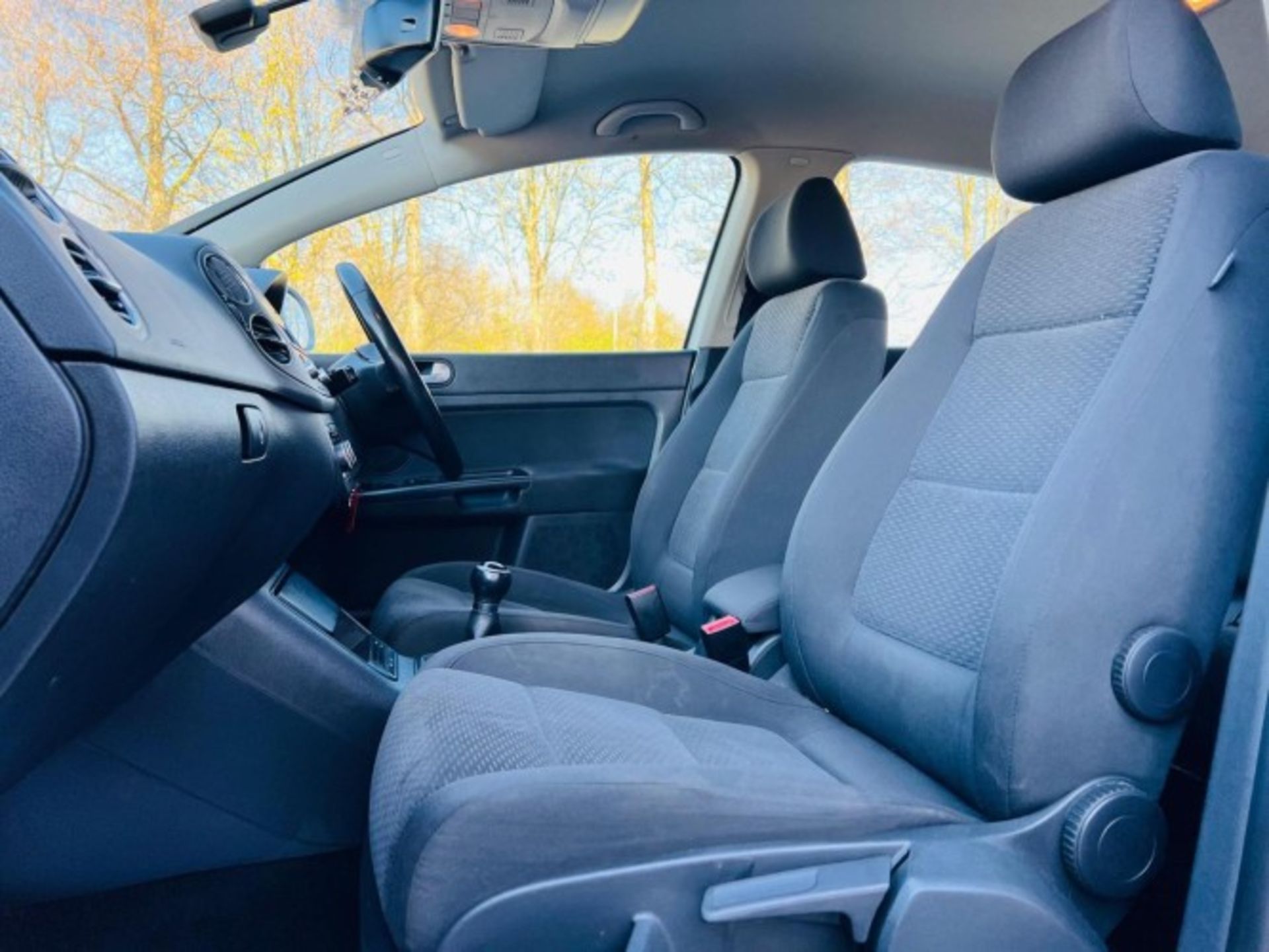 2011 VOLKSWAGEN GOLF PLUS 1.6 TDI SE EURO 5 – MANUAL >>--NO VAT ON HAMMER--<< - Image 28 of 32