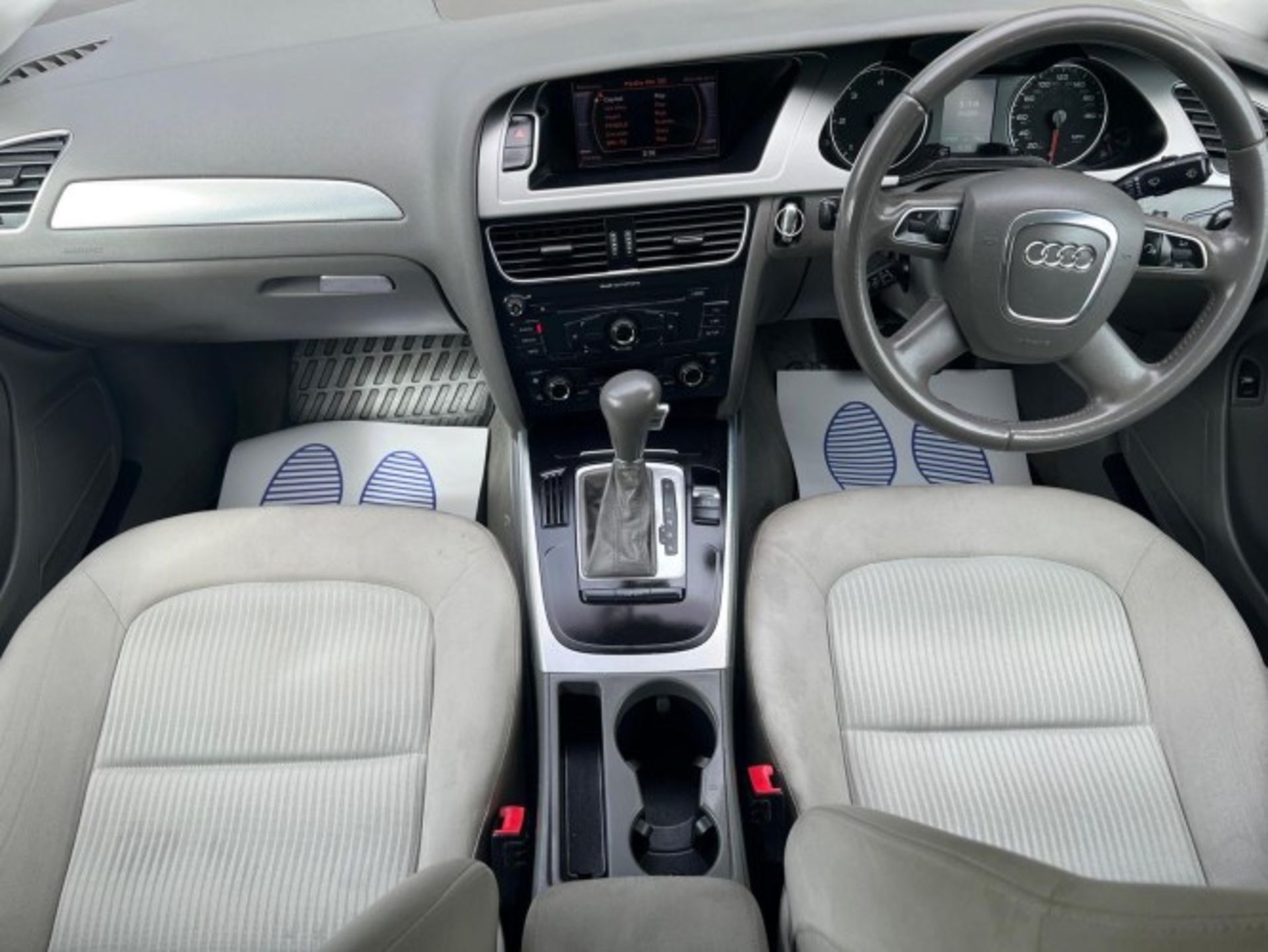 2009 AUDI A4 2.0 TDI EXECUTIVE SE – MULTITRONIC >>--NO VAT ON HAMMER--<< - Image 14 of 39