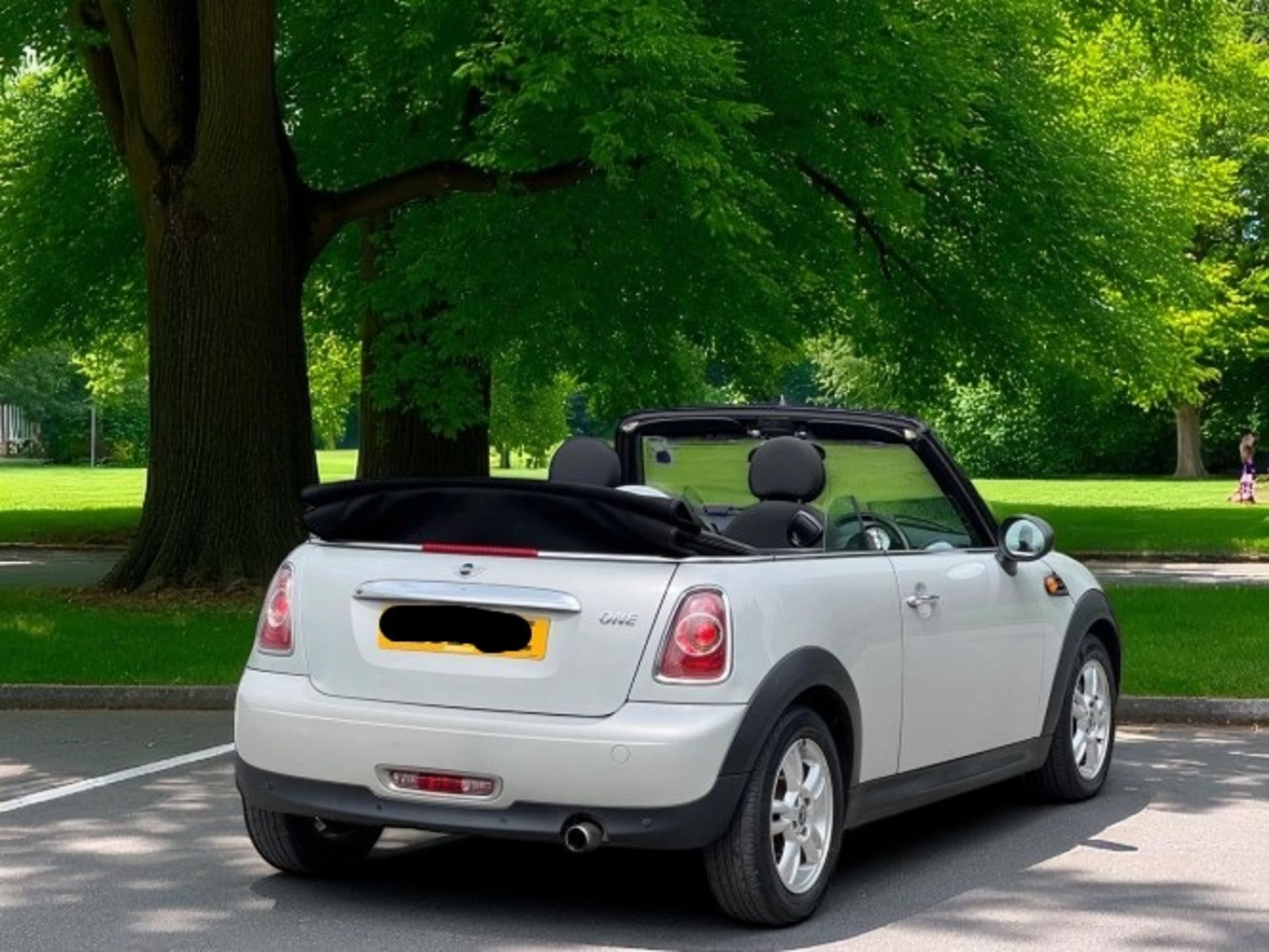 2012 MINI CONVERTIBLE 1.6 ONE EURO 5 – MANUAL – PETROL – 2 DOOR >>--NO VAT ON HAMMER--<< - Image 12 of 34