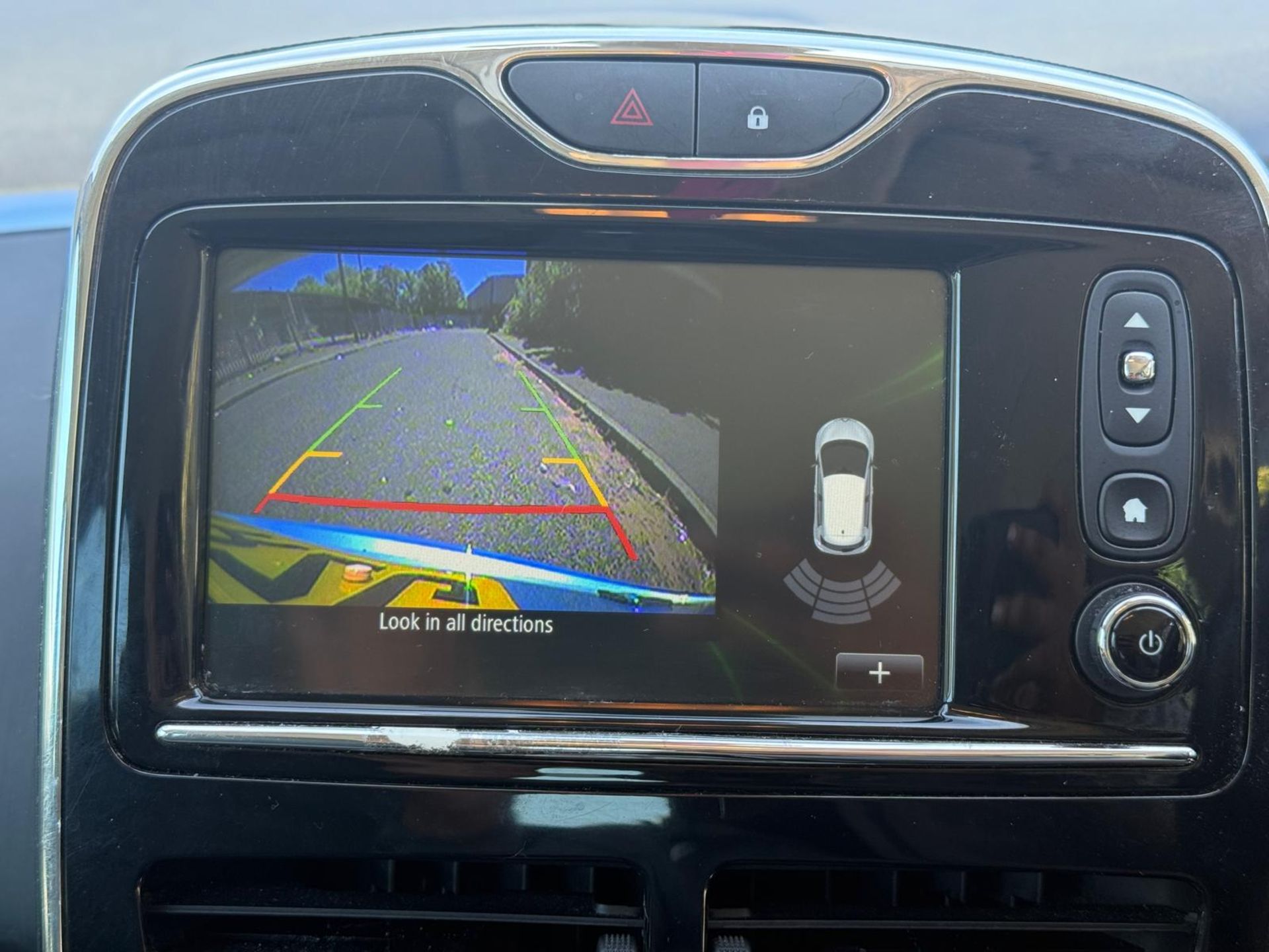 2014 RENAULT ZOE DYNAMIQUE INTENS AUTO – 68K MILES – 91% BATTERY HEALTH >>--NO VAT ON HAMMER--<< - Image 27 of 36