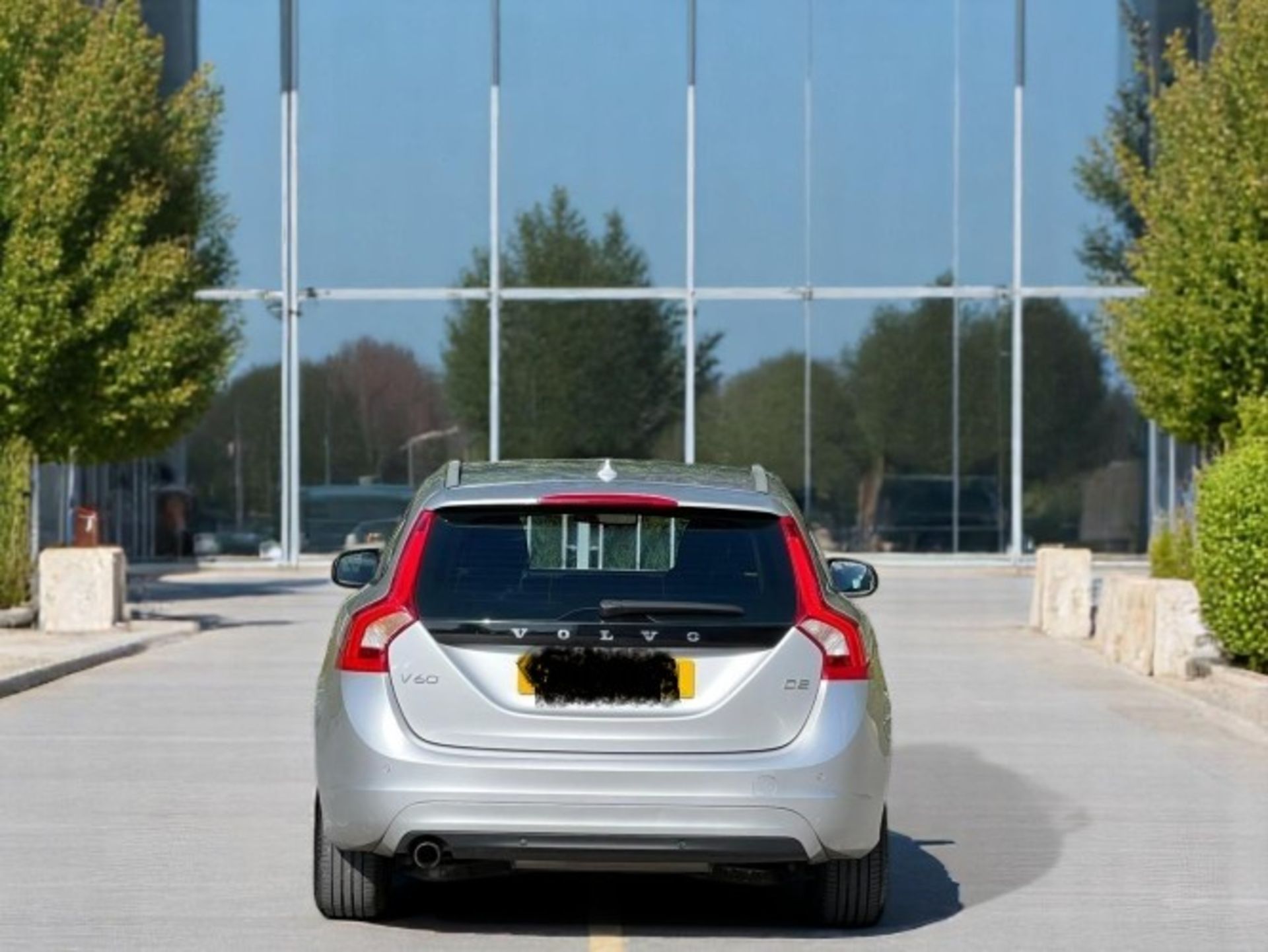 2013 VOLVO V60 1.6 D2 BUSINESS EDITION POWERSHIFT – AUTOMATIC >>--NO VAT ON HAMMER--<< - Image 3 of 29