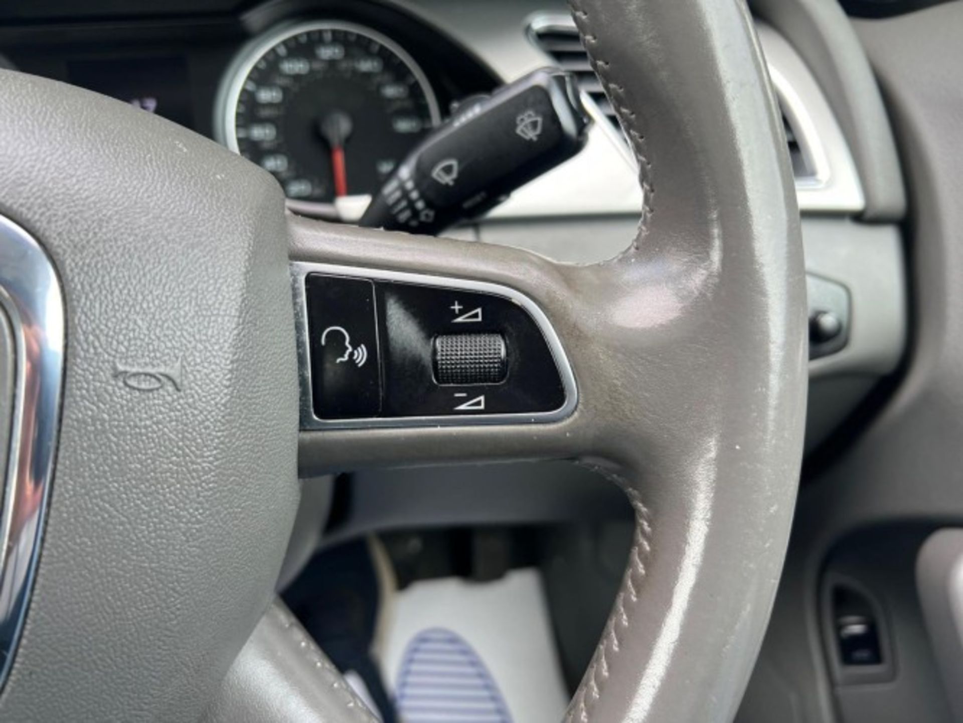 2009 AUDI A4 2.0 TDI EXECUTIVE SE – MULTITRONIC >>--NO VAT ON HAMMER--<< - Image 38 of 39