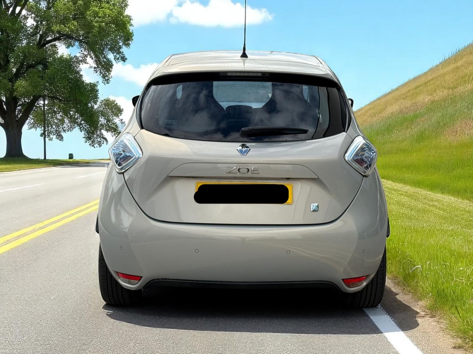 2016 RENAULT ZOE DYNAMIQUE NAV AUTO – 22KWH ELECTRIC HATCHBACK >>--NO VAT ON HAMMER--<< - Image 3 of 27