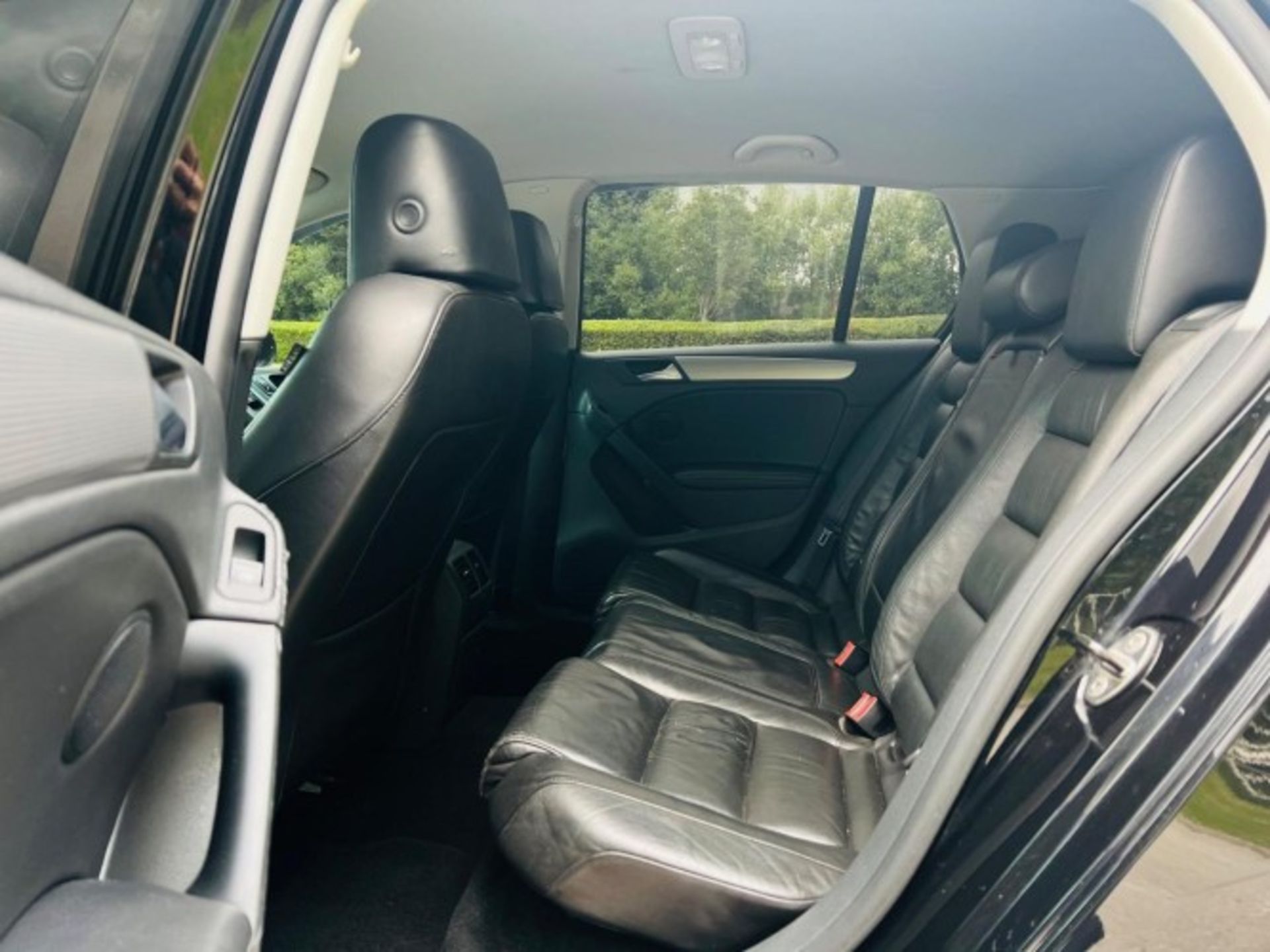 2010 VOLKSWAGEN GOLF PLUS 1.6 TDI SE 5DR HATCHBACK – 128K MILES >>--NO VAT ON HAMMER--<< - Image 19 of 35