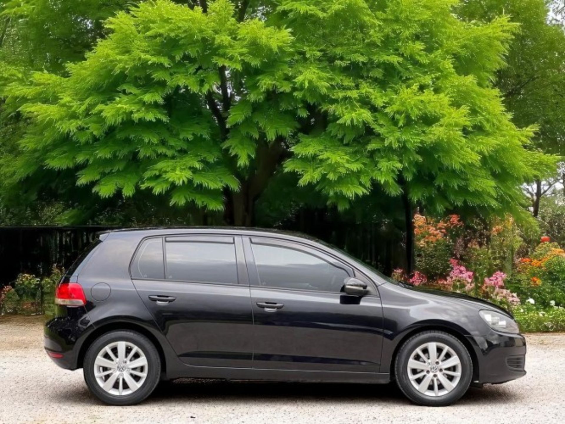 2010 VOLKSWAGEN GOLF PLUS 1.6 TDI SE 5DR HATCHBACK – 128K MILES >>--NO VAT ON HAMMER--<< - Image 10 of 35