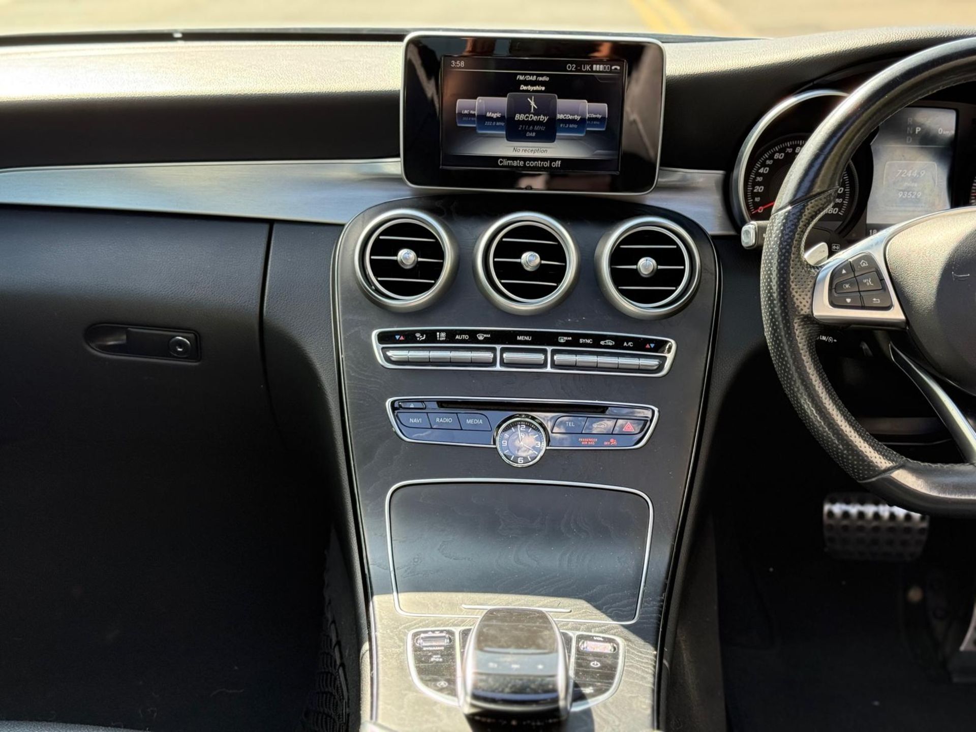 2016 MERCEDES-BENZ C250D AMG LINE PREMIUM AUTO – 2.1 DIESEL - 94K MILES >>--NO VAT ON HAMMER--<< - Image 23 of 38