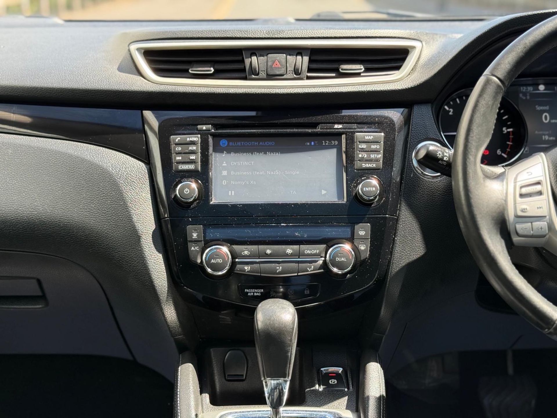2015 NISSAN QASHQAI TEKNA DCI CVT – 101K MILES – TOP SPEC >>--NO VAT ON HAMMER--<< - Image 24 of 41