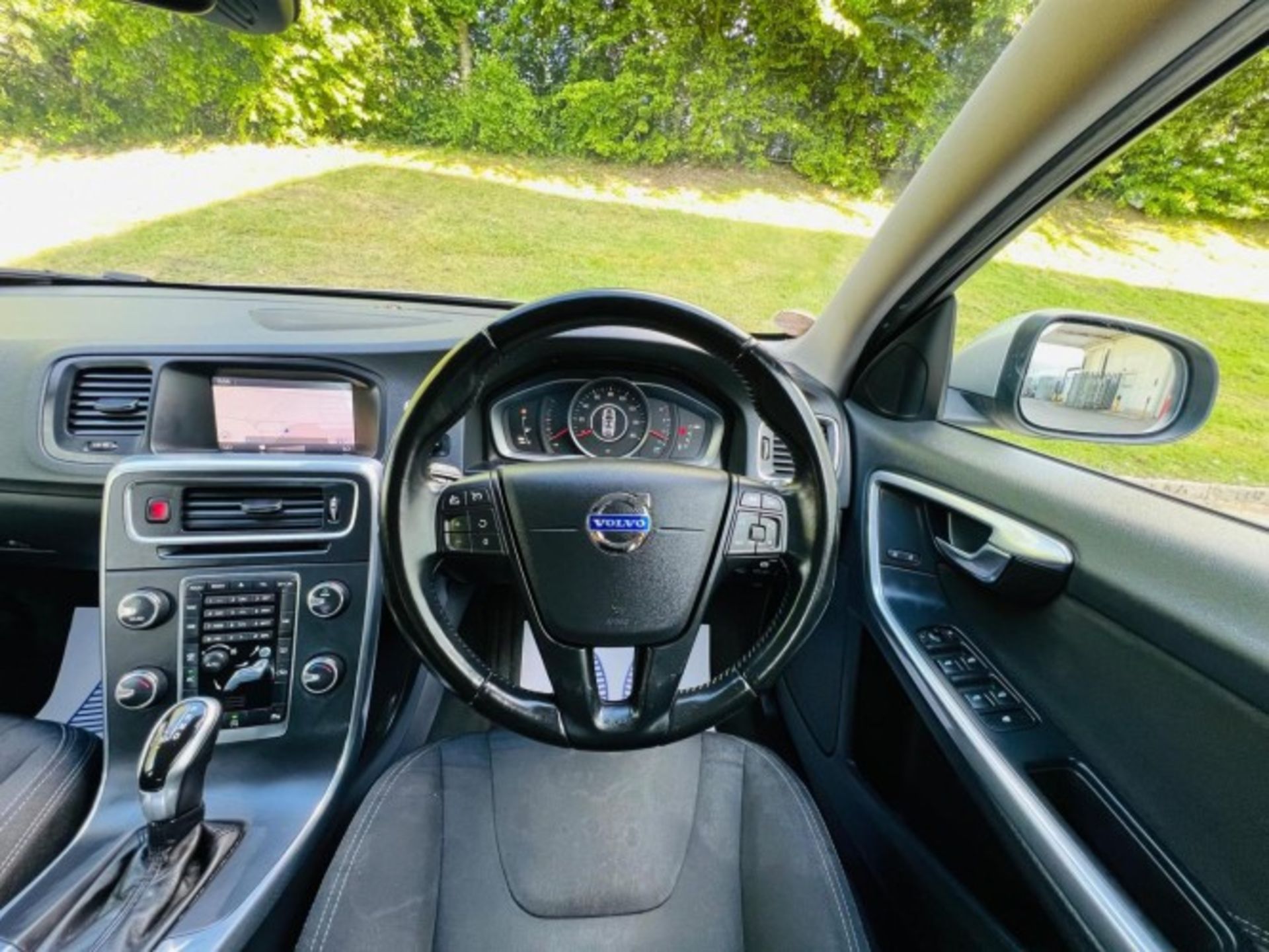 2013 VOLVO V60 1.6 D2 BUSINESS EDITION POWERSHIFT – AUTOMATIC >>--NO VAT ON HAMMER--<< - Image 26 of 29