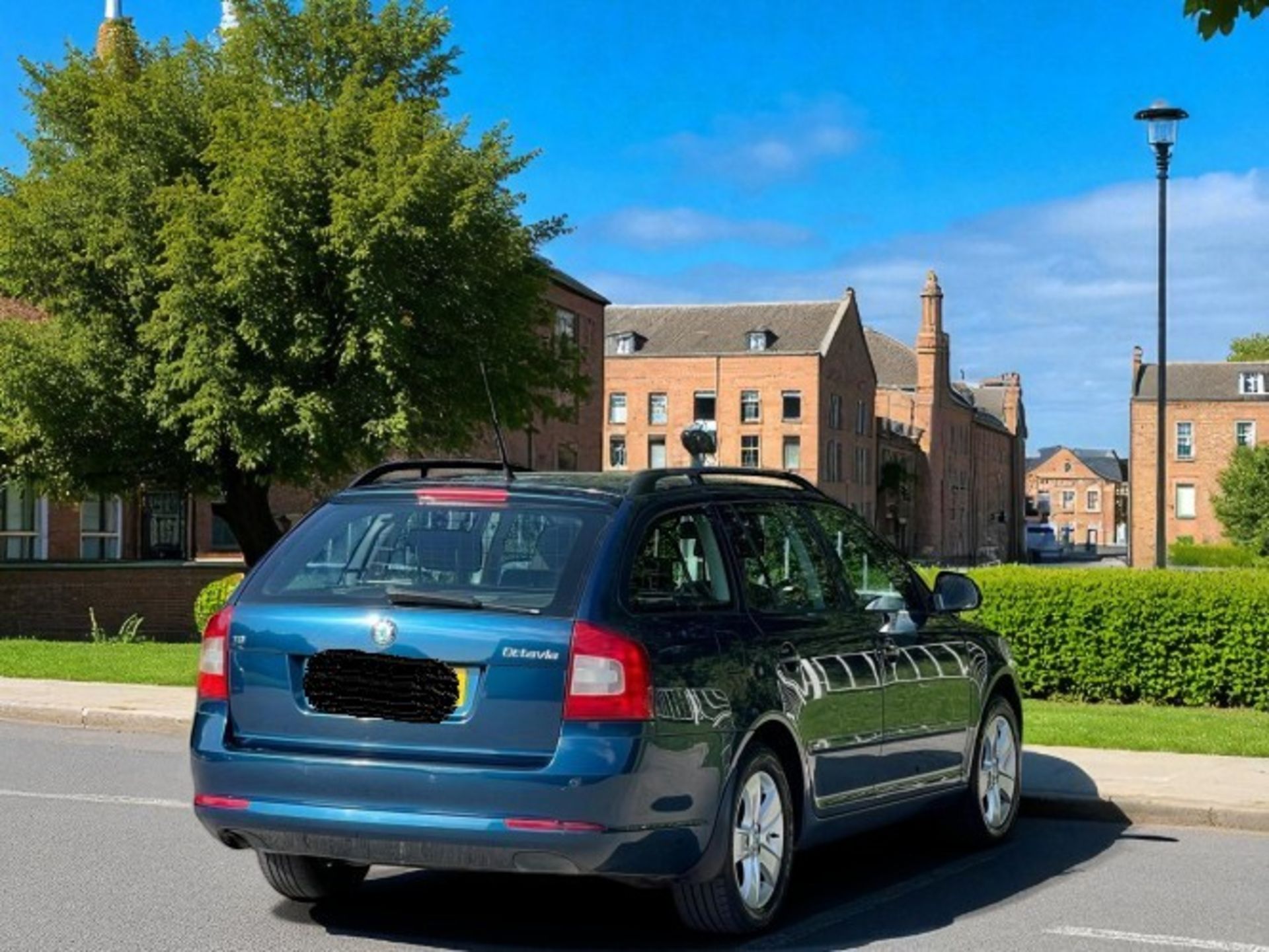 2012 SKODA OCTAVIA 1.6 TDI ELEGANCE DSG – 5DR ESTATE >>--NO VAT ON HAMMER--<< - Image 13 of 41