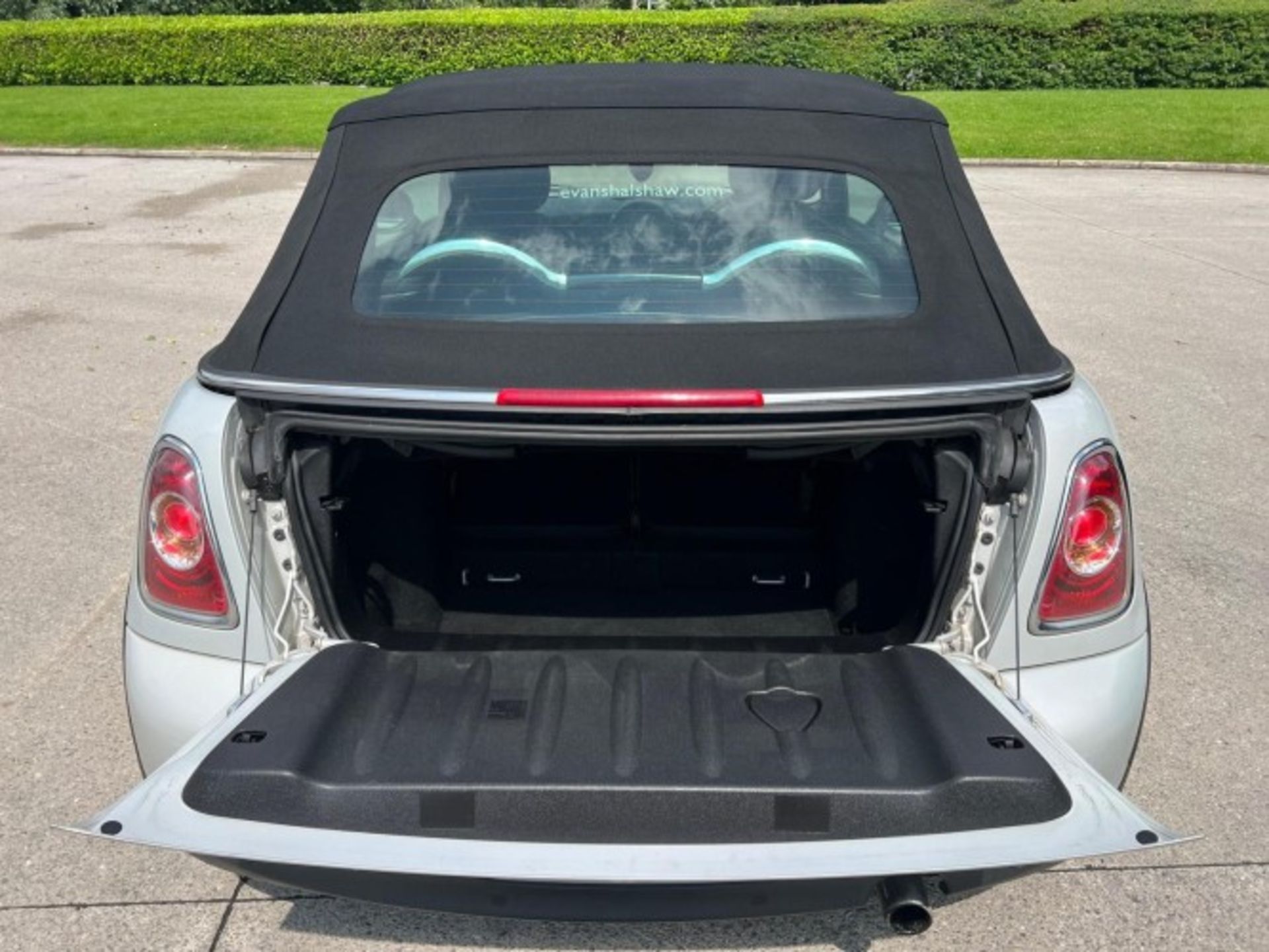 2012 MINI CONVERTIBLE 1.6 ONE EURO 5 – MANUAL – PETROL – 2 DOOR >>--NO VAT ON HAMMER--<< - Image 31 of 34