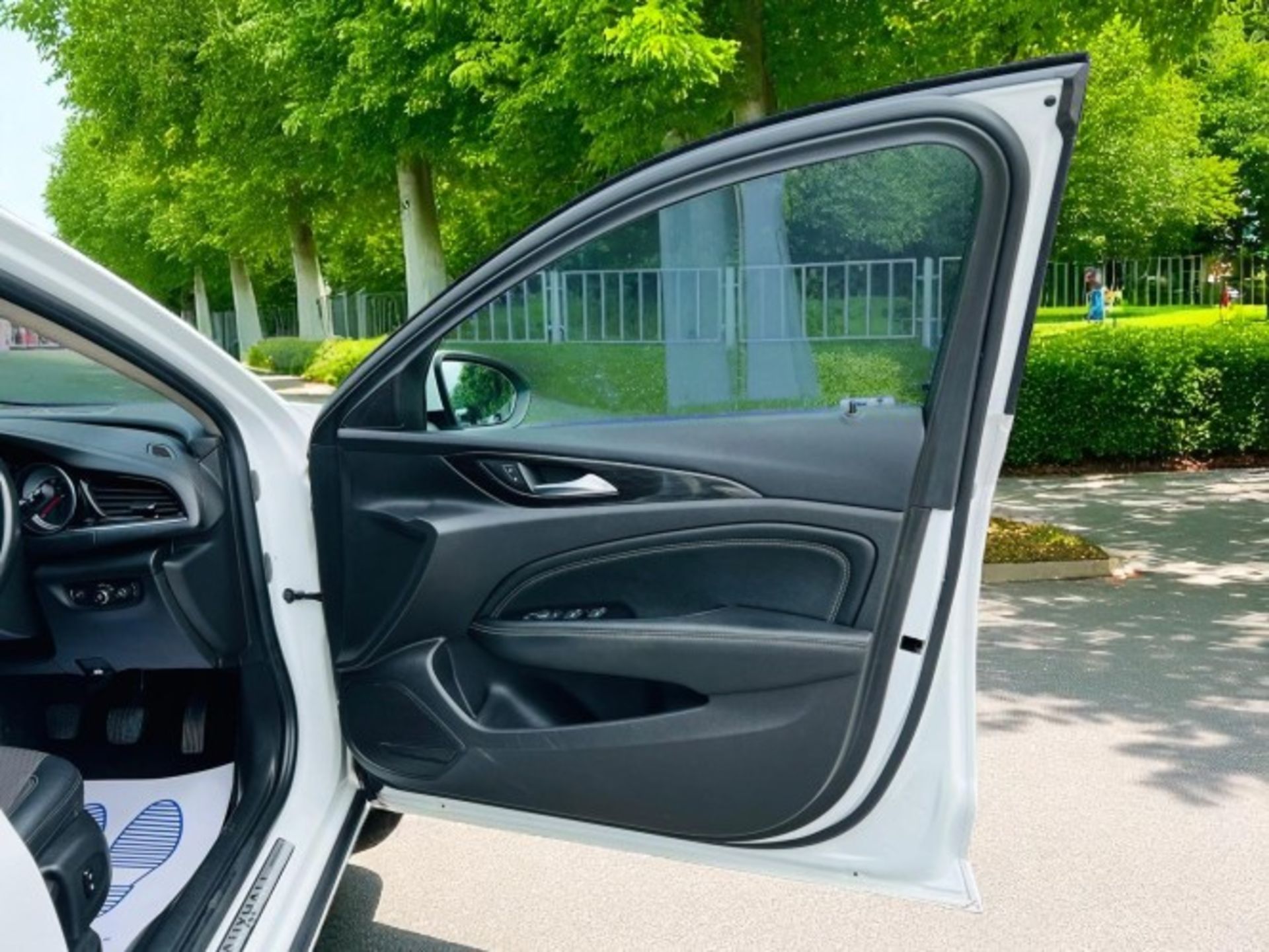 2018 VAUXHALL INSIGNIA 1.6 TURBO D ECOTEC TECH LINE NAV GRAND SPORT EURO 6 >>--NO VAT ON HAMMER--<< - Image 10 of 36