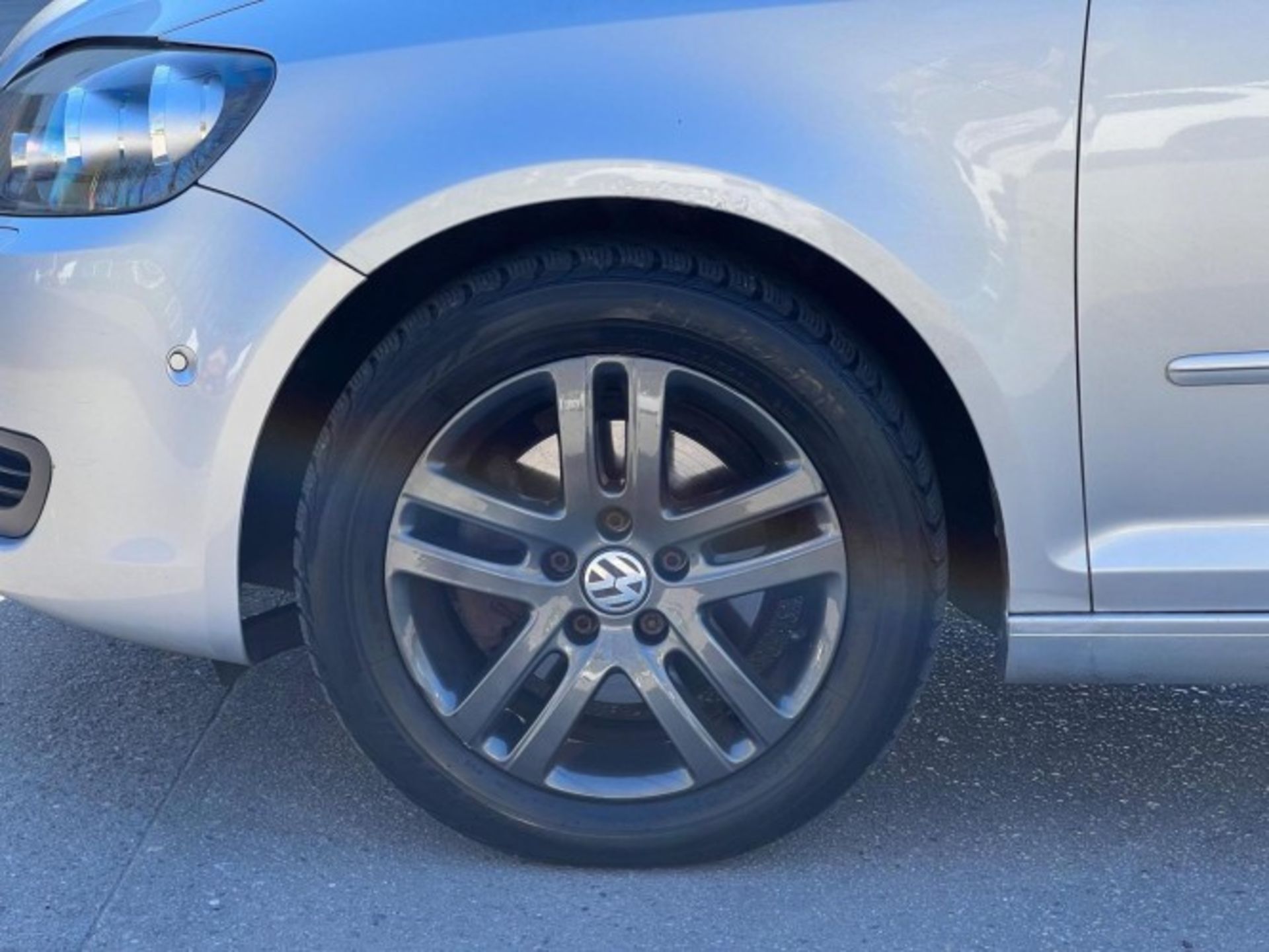 2011 VOLKSWAGEN GOLF PLUS 1.6 TDI SE EURO 5 – MANUAL >>--NO VAT ON HAMMER--<< - Image 18 of 32