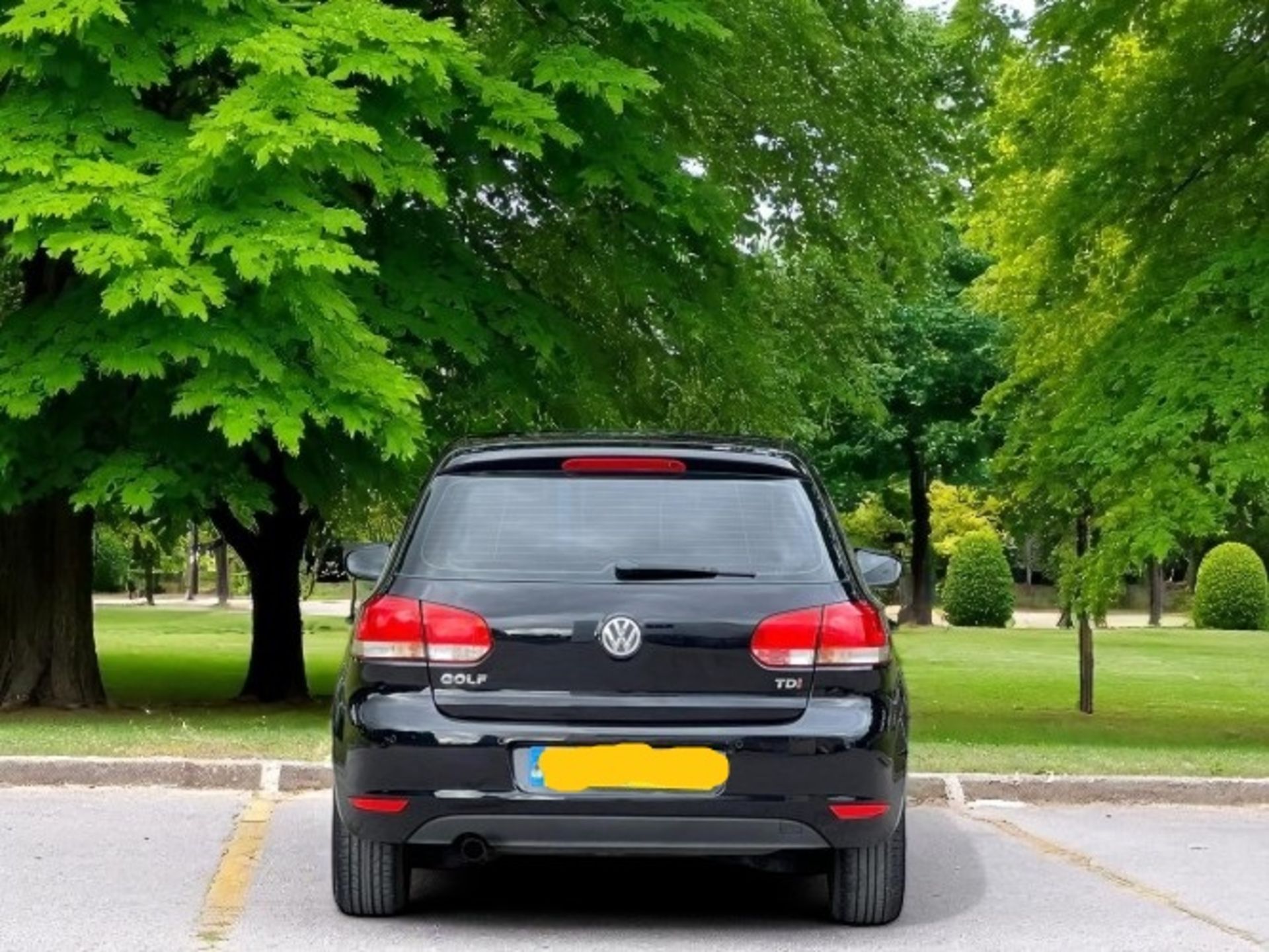 2010 VOLKSWAGEN GOLF PLUS 1.6 TDI SE 5DR HATCHBACK – 128K MILES >>--NO VAT ON HAMMER--<< - Image 11 of 35