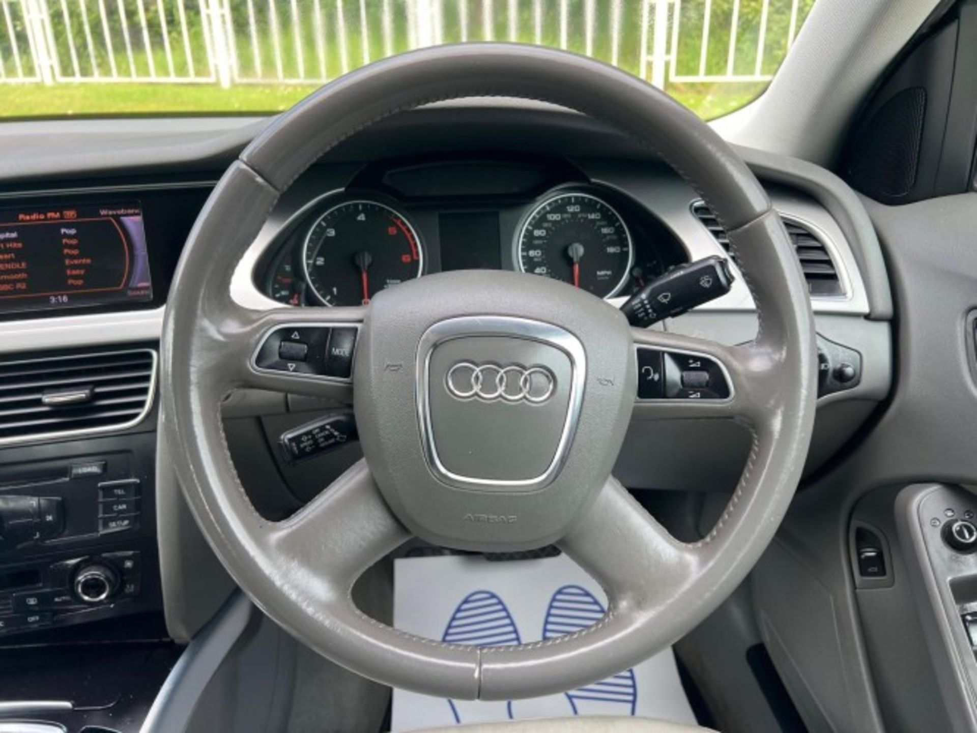 2009 AUDI A4 2.0 TDI EXECUTIVE SE – MULTITRONIC >>--NO VAT ON HAMMER--<< - Image 25 of 39