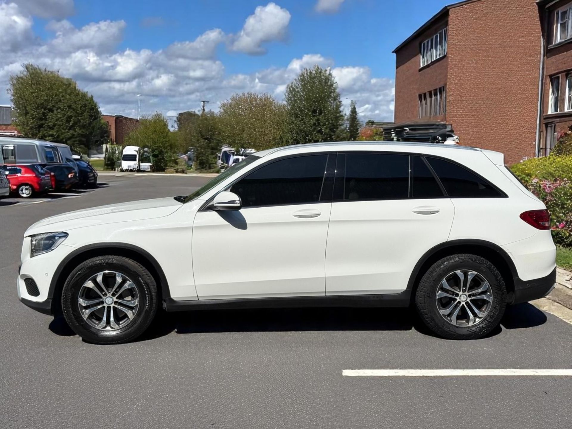 2016 MERCEDES-BENZ GLC 250D 4MATIC SE EXECUTIVE AUTO – EURO 6 – 138K MILES >>--NO VAT ON HAMMER--<< - Image 7 of 35