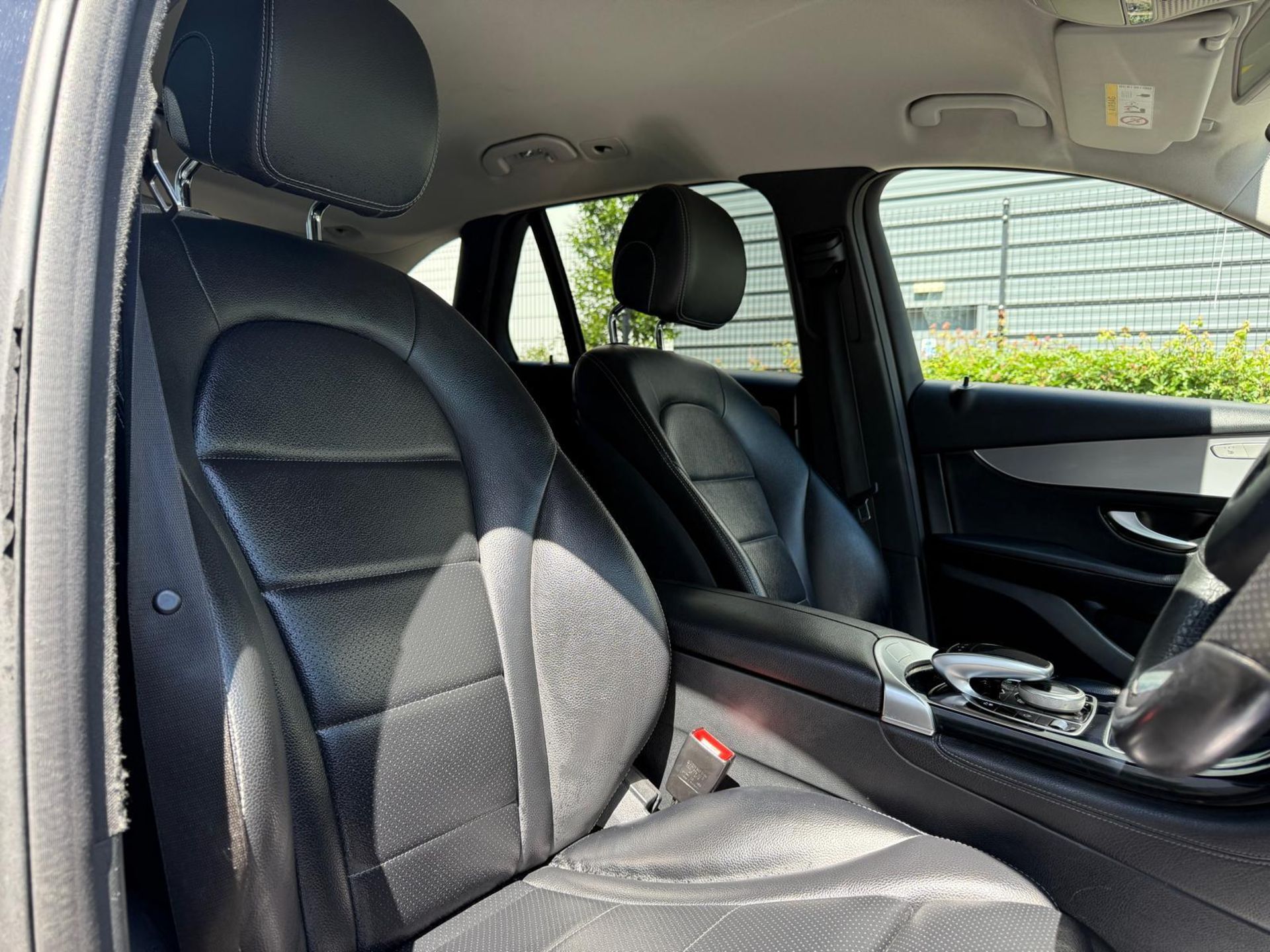 2017 MERCEDES-BENZ GLC 250 D 4MATIC SPORT AUTO >>--NO VAT ON HAMMER--<< - Image 11 of 27