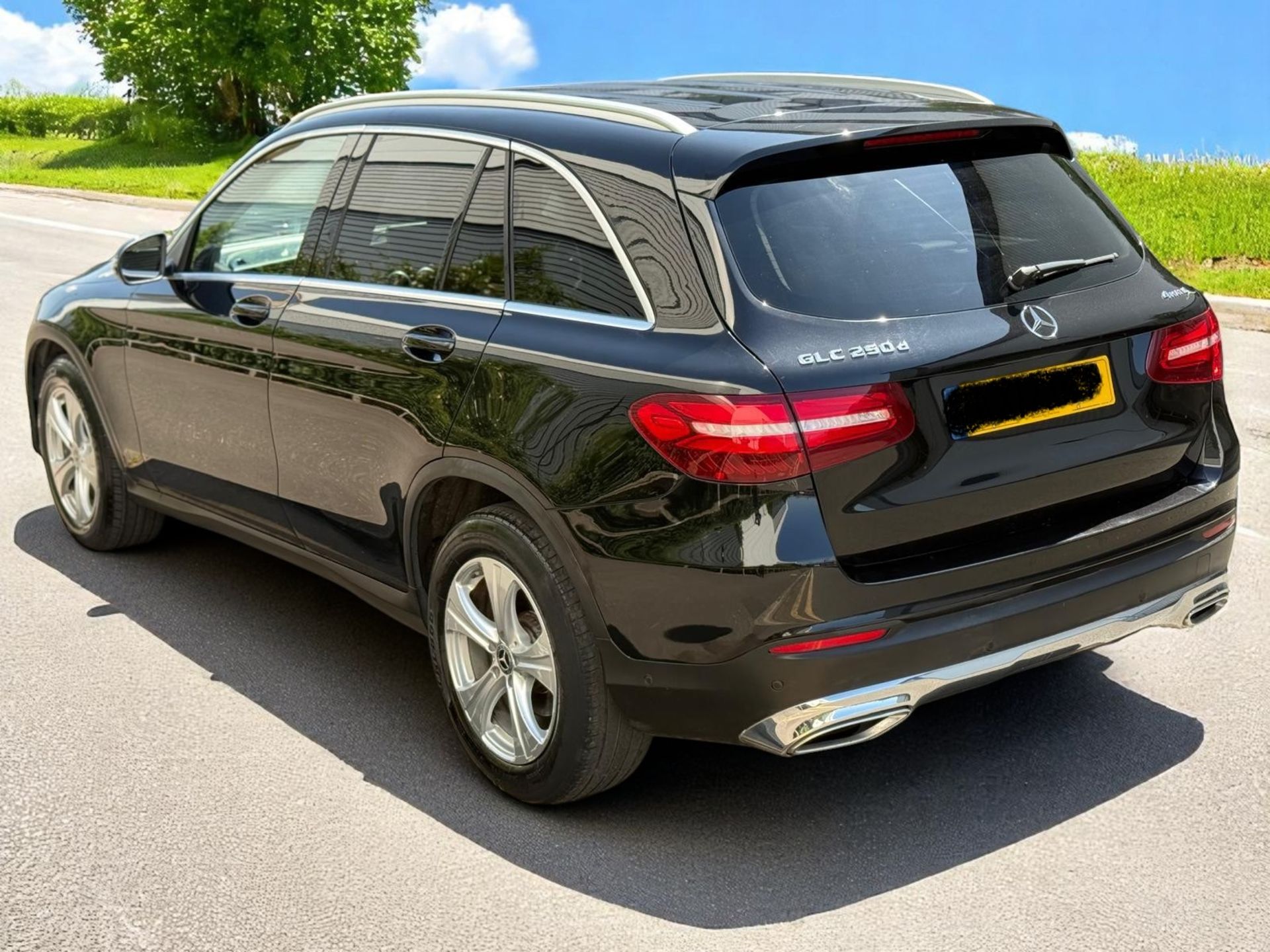 2017 MERCEDES-BENZ GLC 250 D 4MATIC SPORT AUTO >>--NO VAT ON HAMMER--<< - Image 2 of 27