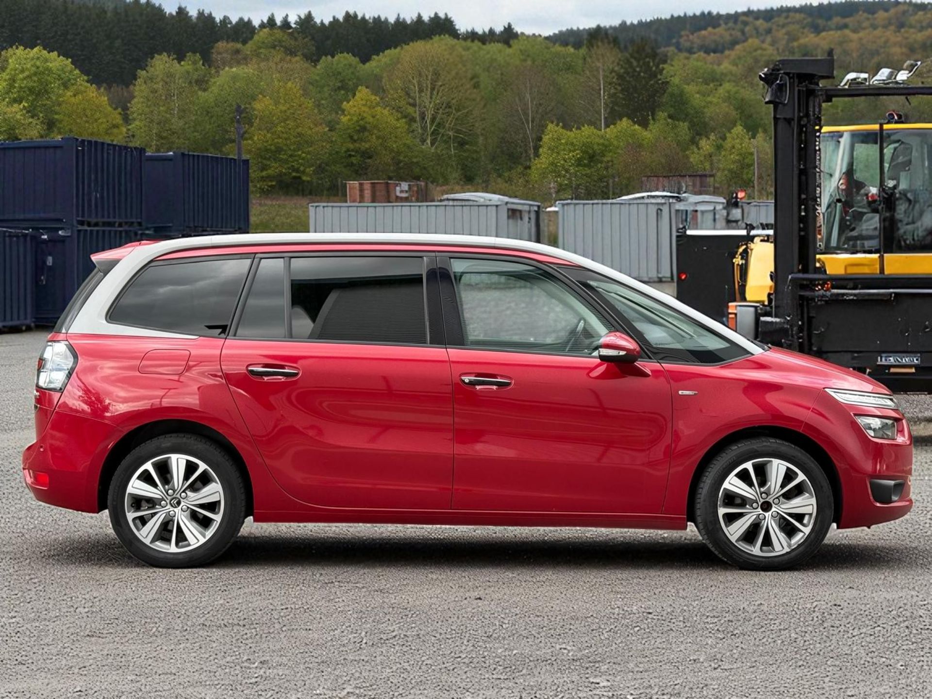 2016 CITROËN GRAND C4 PICASSO EXCLUSIVE+ 1.6 BLUEHDI– 96K MILES – RED >>--NO VAT ON HAMMER--<< - Image 11 of 39