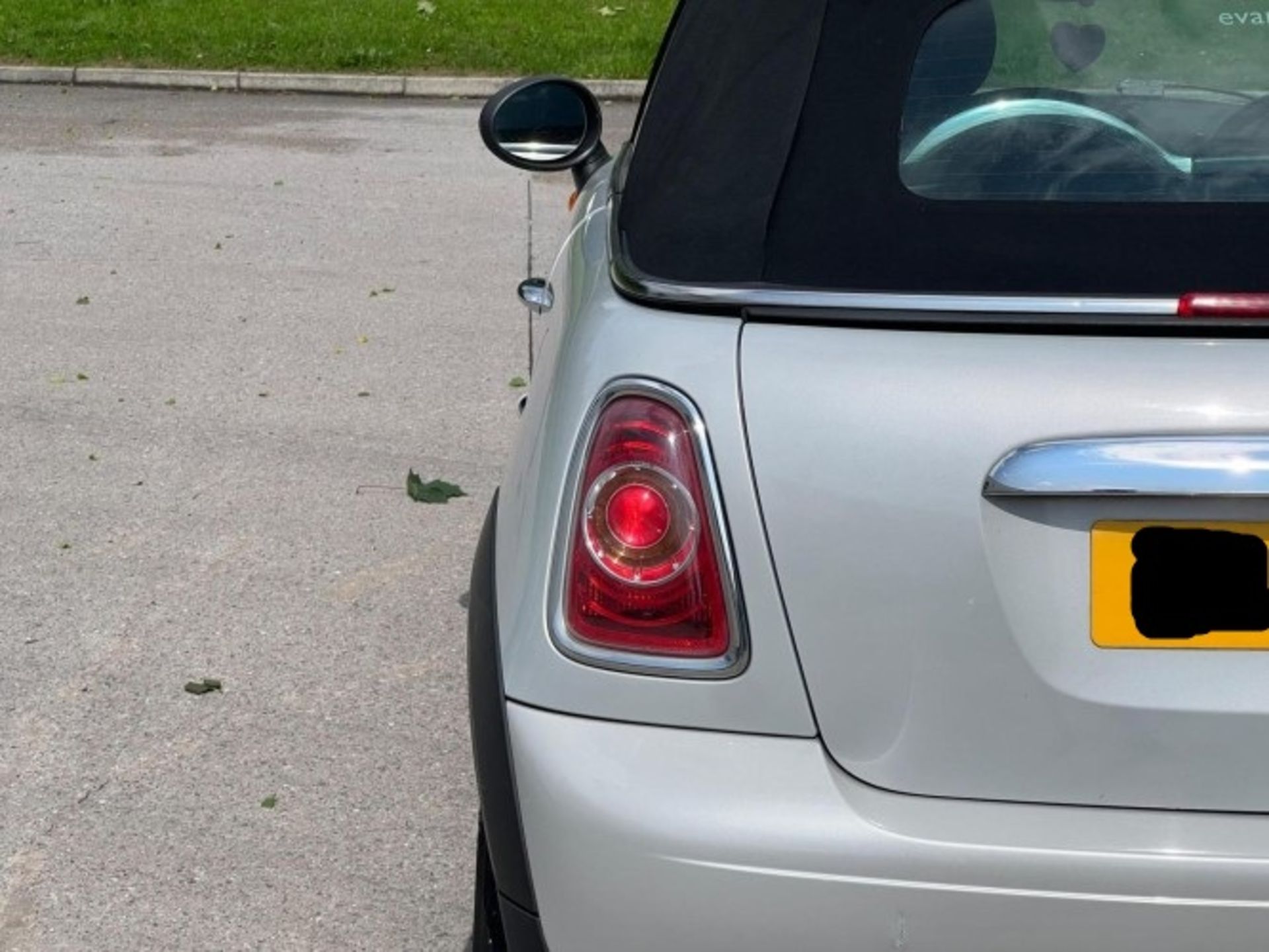 2012 MINI CONVERTIBLE 1.6 ONE EURO 5 – MANUAL – PETROL – 2 DOOR >>--NO VAT ON HAMMER--<< - Image 24 of 34