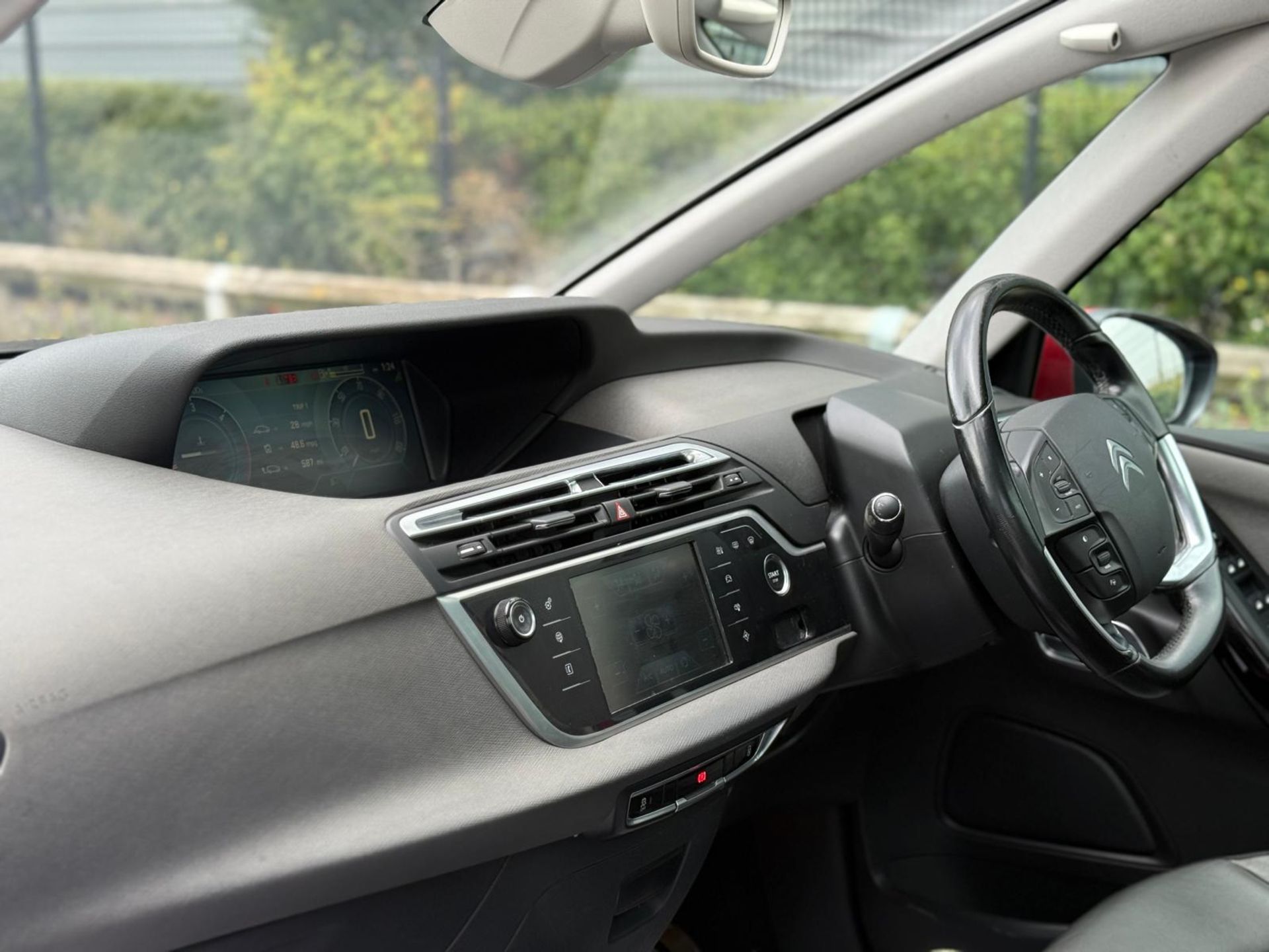 2016 CITROËN GRAND C4 PICASSO EXCLUSIVE+ 1.6 BLUEHDI– 96K MILES – RED >>--NO VAT ON HAMMER--<< - Image 33 of 39