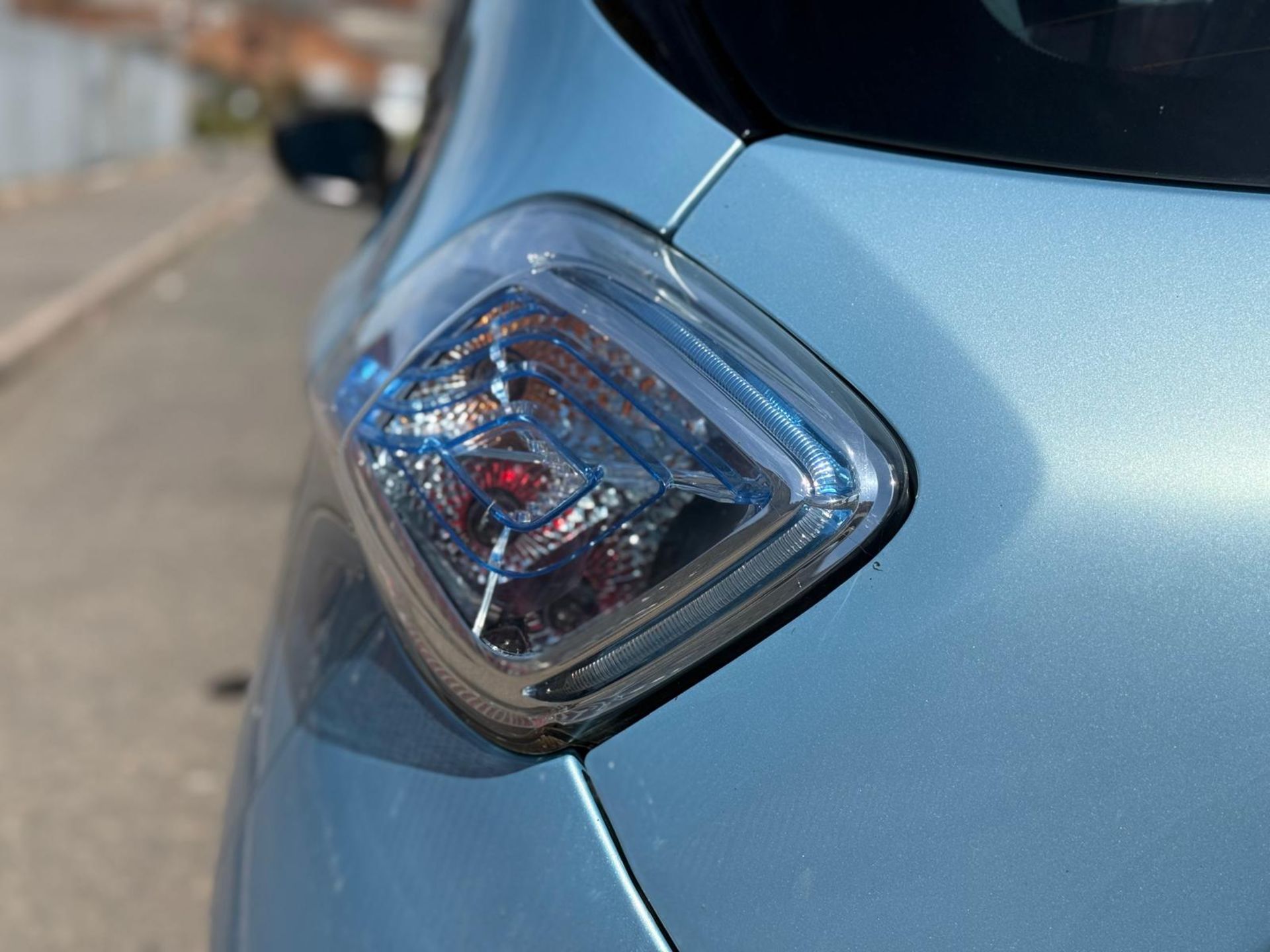 2014 RENAULT ZOE DYNAMIQUE INTENS AUTO – 68K MILES – 91% BATTERY HEALTH >>--NO VAT ON HAMMER--<< - Image 22 of 36