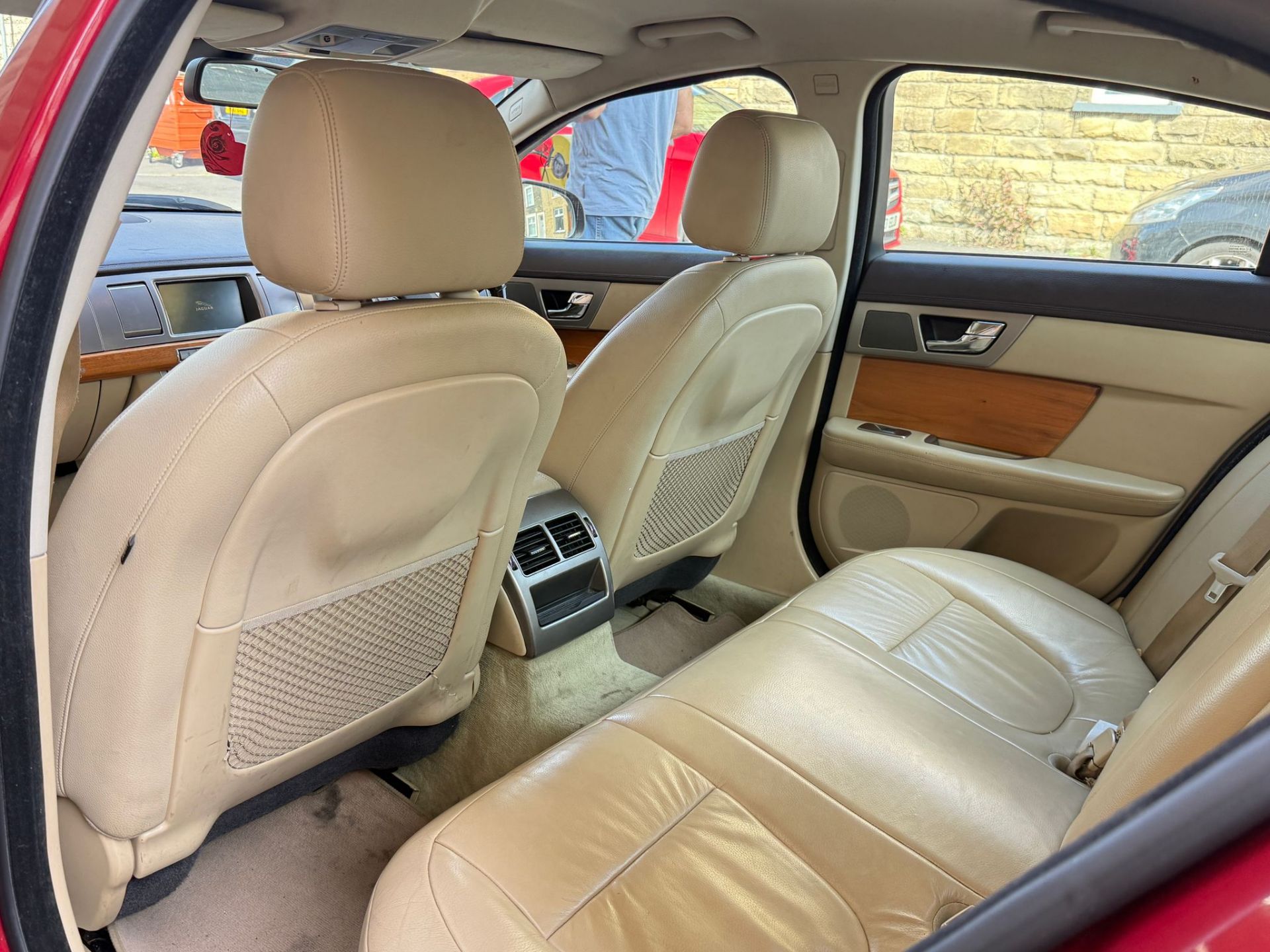 2008 JAGUAR XF LUXURY D V6 AUTO – 2.7 DIESEL – AUTOMATIC – RED >>--NO VAT ON HAMMER--<< - Image 12 of 16