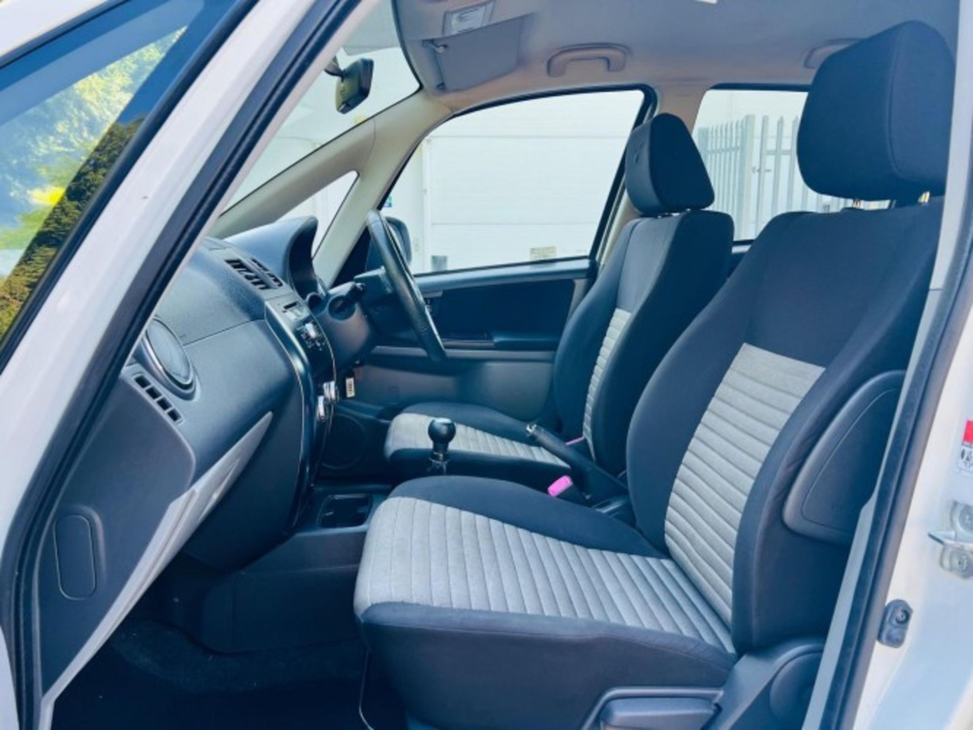 2011 SUZUKI SX4 1.6 SZ5 4GRIP 5DR – 114,414 MILES >>--NO VAT ON HAMMER--<< - Image 15 of 27