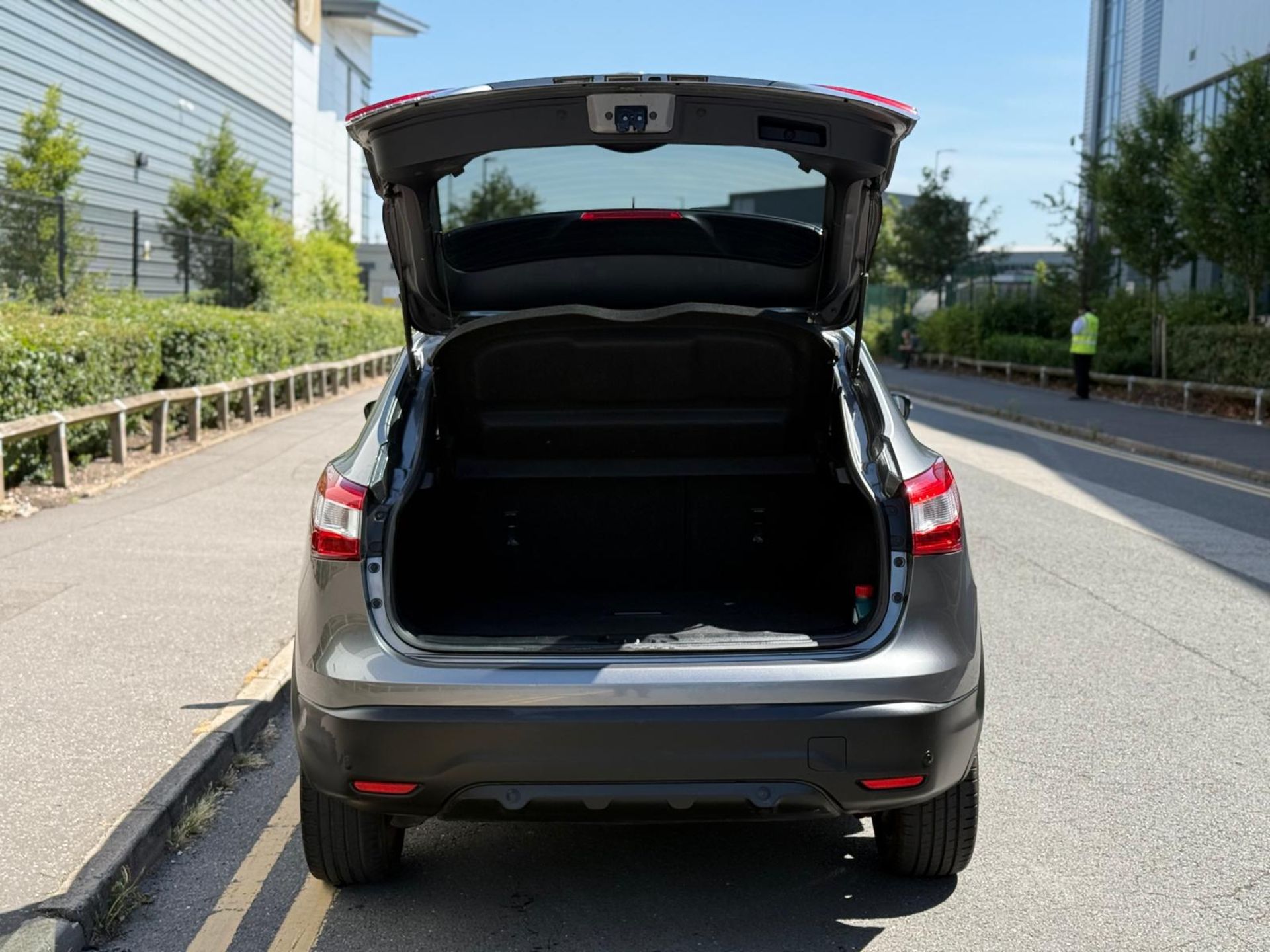 2015 NISSAN QASHQAI TEKNA DCI CVT – 101K MILES – TOP SPEC >>--NO VAT ON HAMMER--<< - Image 12 of 41