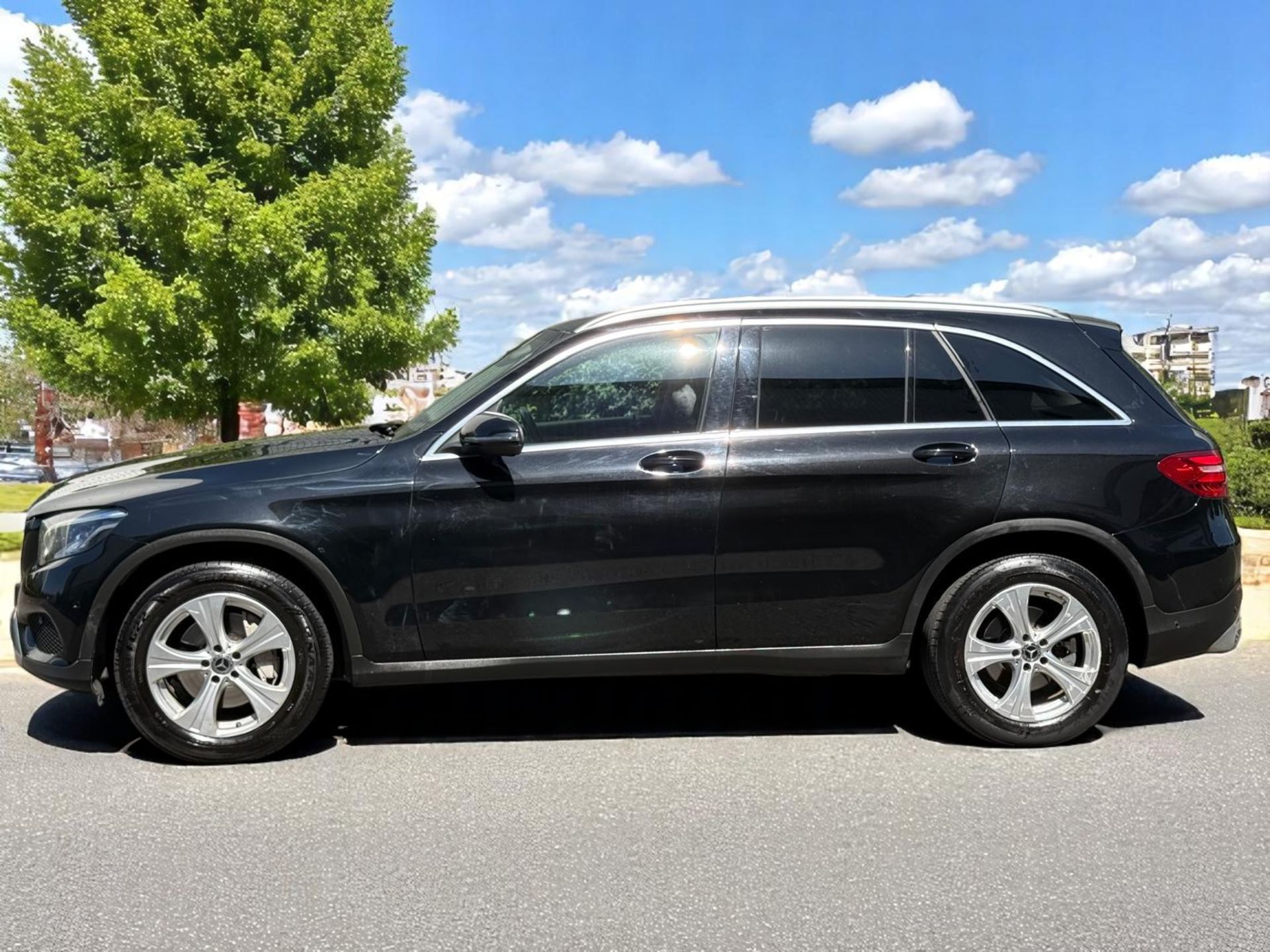 2017 MERCEDES-BENZ GLC 250 D 4MATIC SPORT AUTO >>--NO VAT ON HAMMER--<< - Image 5 of 27