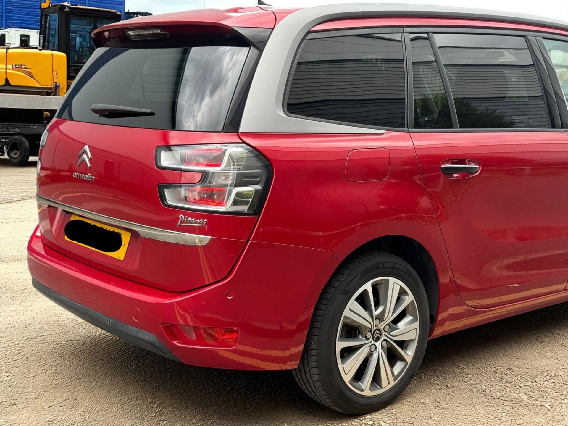 2016 CITROËN GRAND C4 PICASSO EXCLUSIVE+ 1.6 BLUEHDI– 96K MILES – RED >>--NO VAT ON HAMMER--<< - Image 5 of 39
