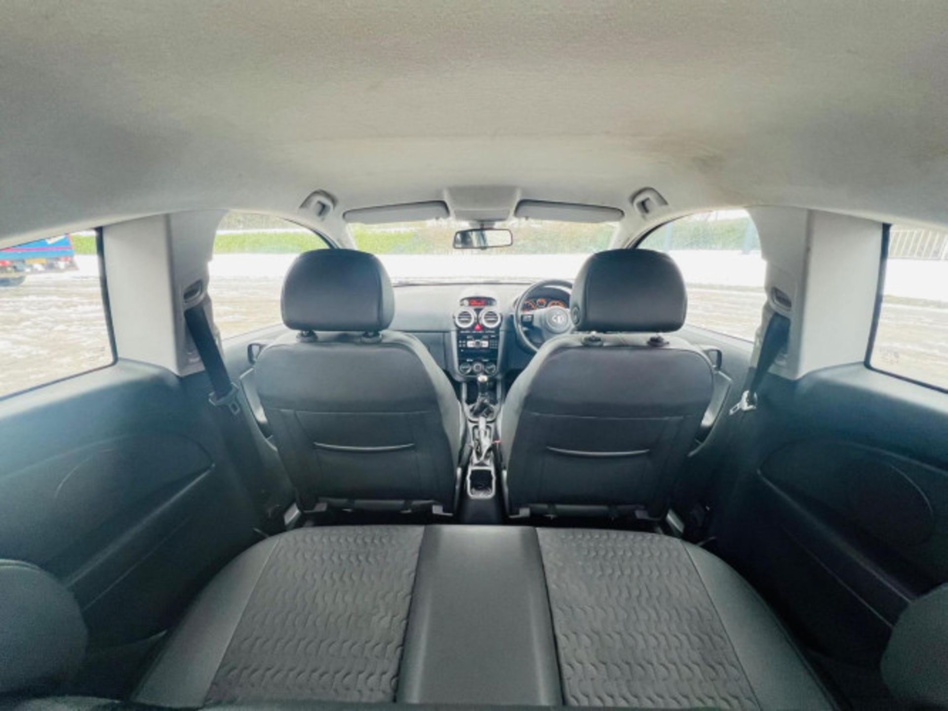 2013 VAUXHALL CORSA 1.2 16V SE 3DR >>--NO VAT ON HAMMER--<< - Image 13 of 32
