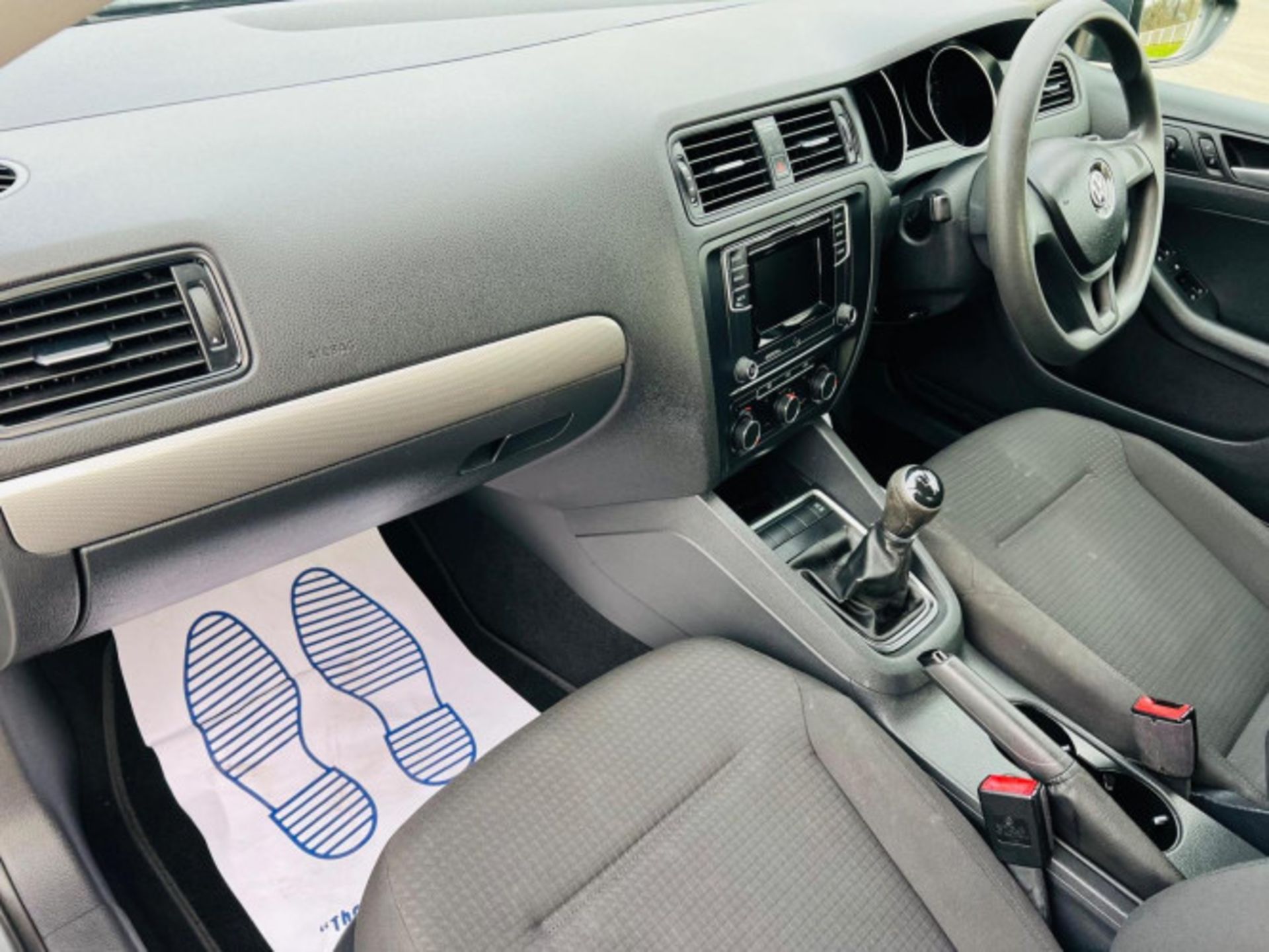 2016 VOLKSWAGEN JETTA 2.0 TDI BLUEMOTION TECH S >>--NO VAT ON HAMMER--<< - Image 11 of 25