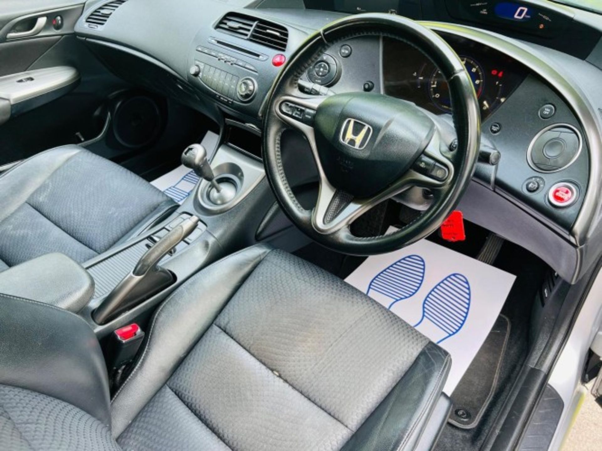 2010 HONDA CIVIC 1.4 I-VTEC SI 5DR – MANUAL HATCHBACK >>--NO VAT ON HAMMER--<< - Image 25 of 30