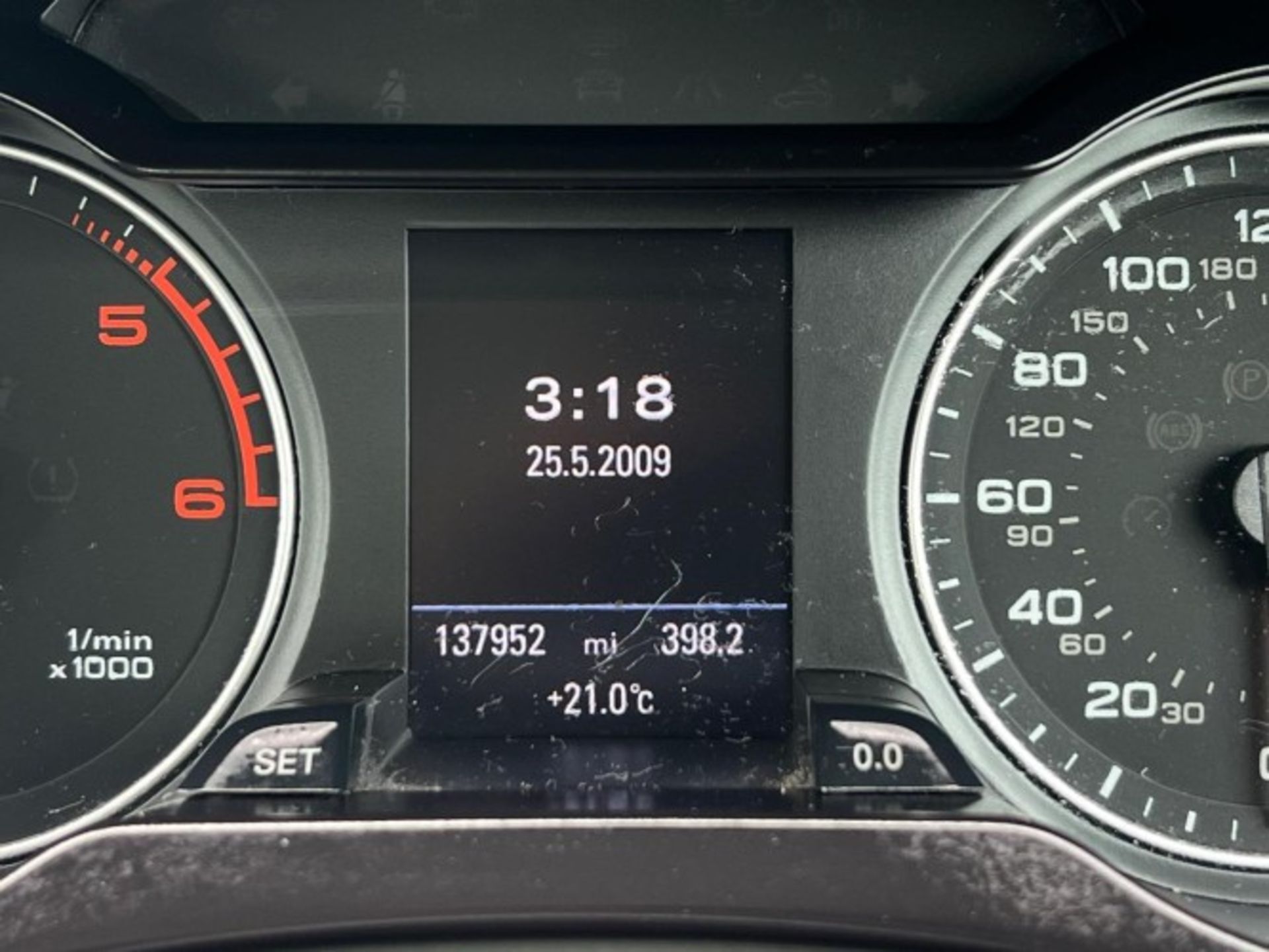 2009 AUDI A4 2.0 TDI EXECUTIVE SE – MULTITRONIC >>--NO VAT ON HAMMER--<< - Image 26 of 39