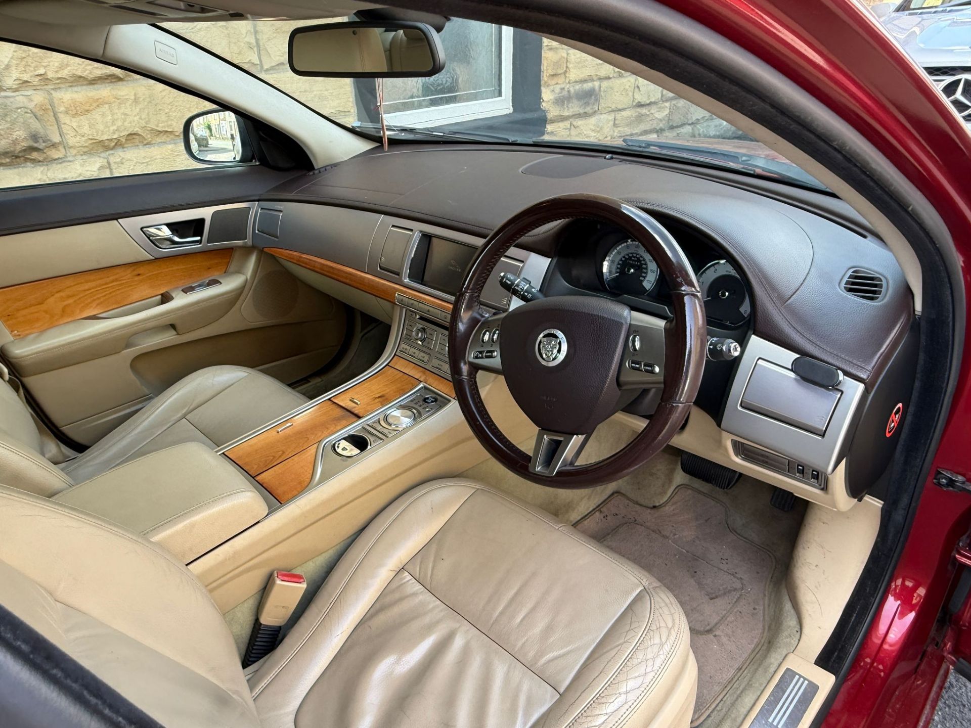 2008 JAGUAR XF LUXURY D V6 AUTO – 2.7 DIESEL – AUTOMATIC – RED >>--NO VAT ON HAMMER--<< - Image 9 of 16
